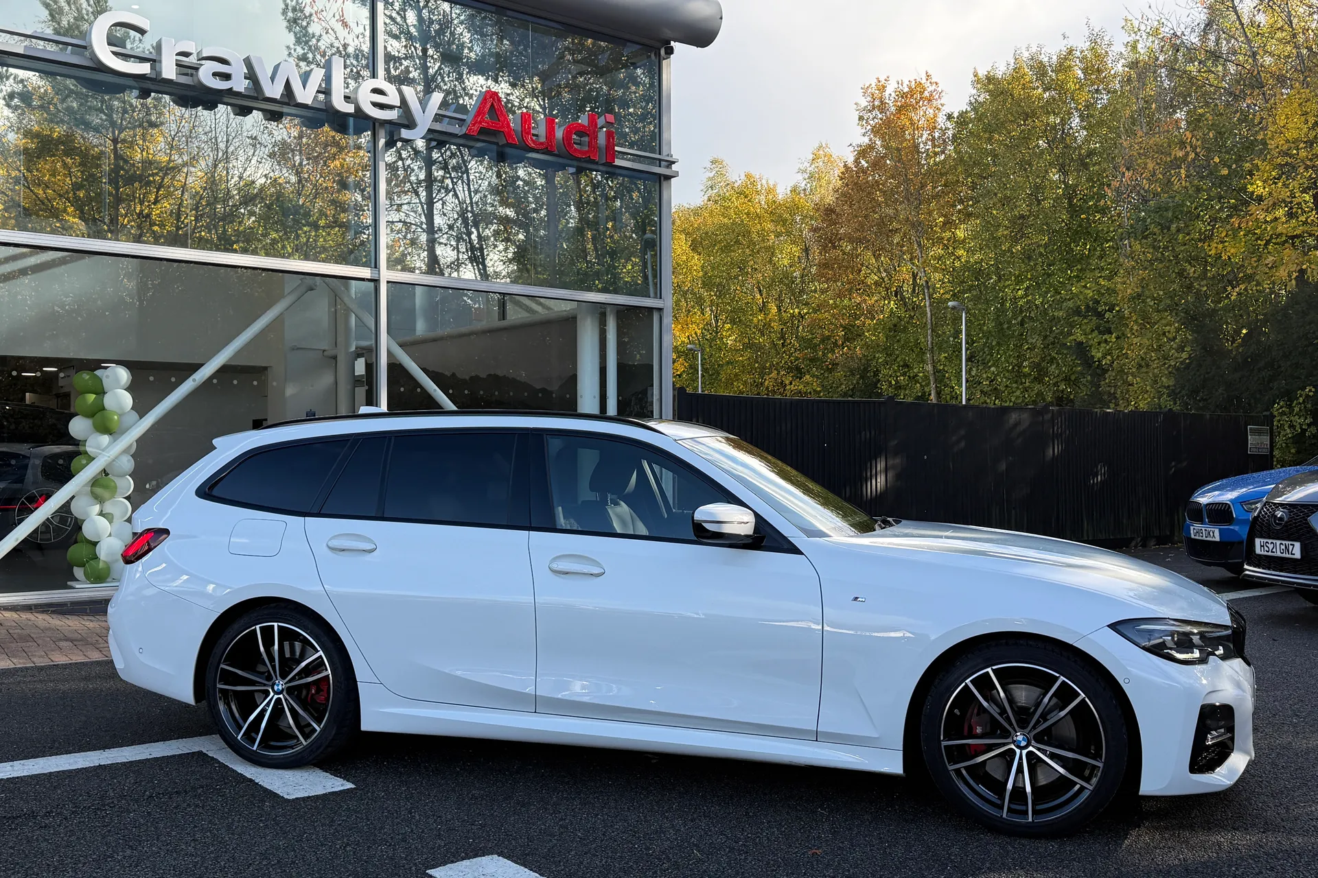 BMW 3 SERIES thumbnail image number 2