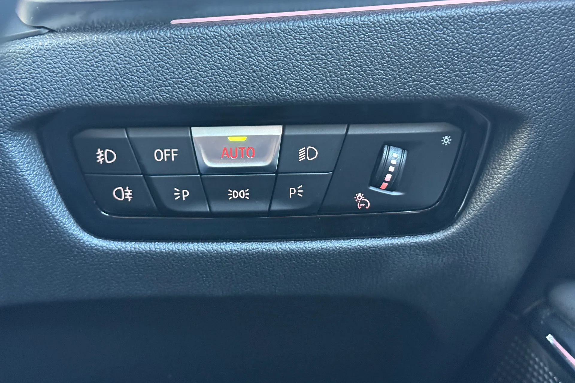 BMW 3 SERIES thumbnail image number 36