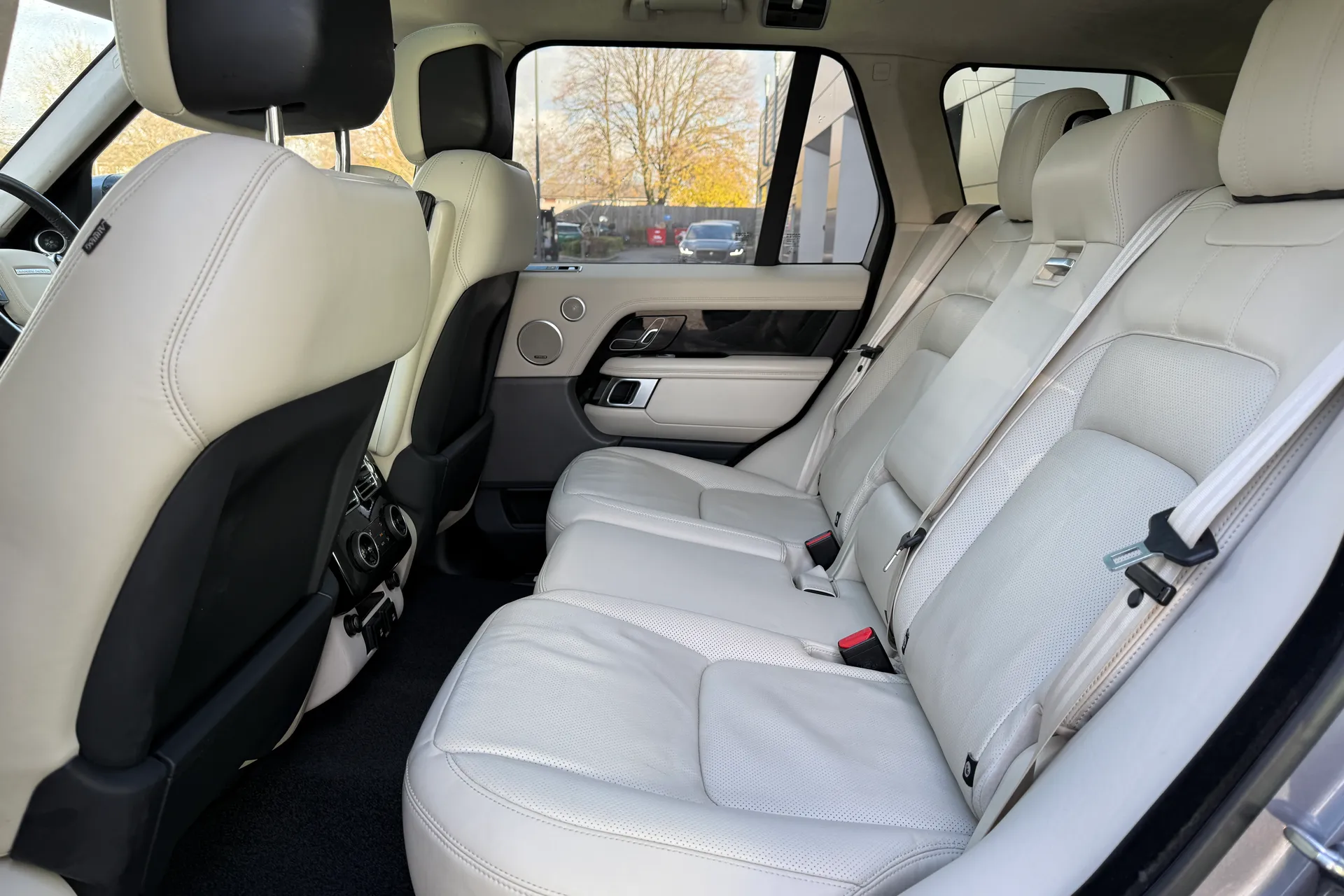 LAND ROVER RANGE ROVER thumbnail image number 46