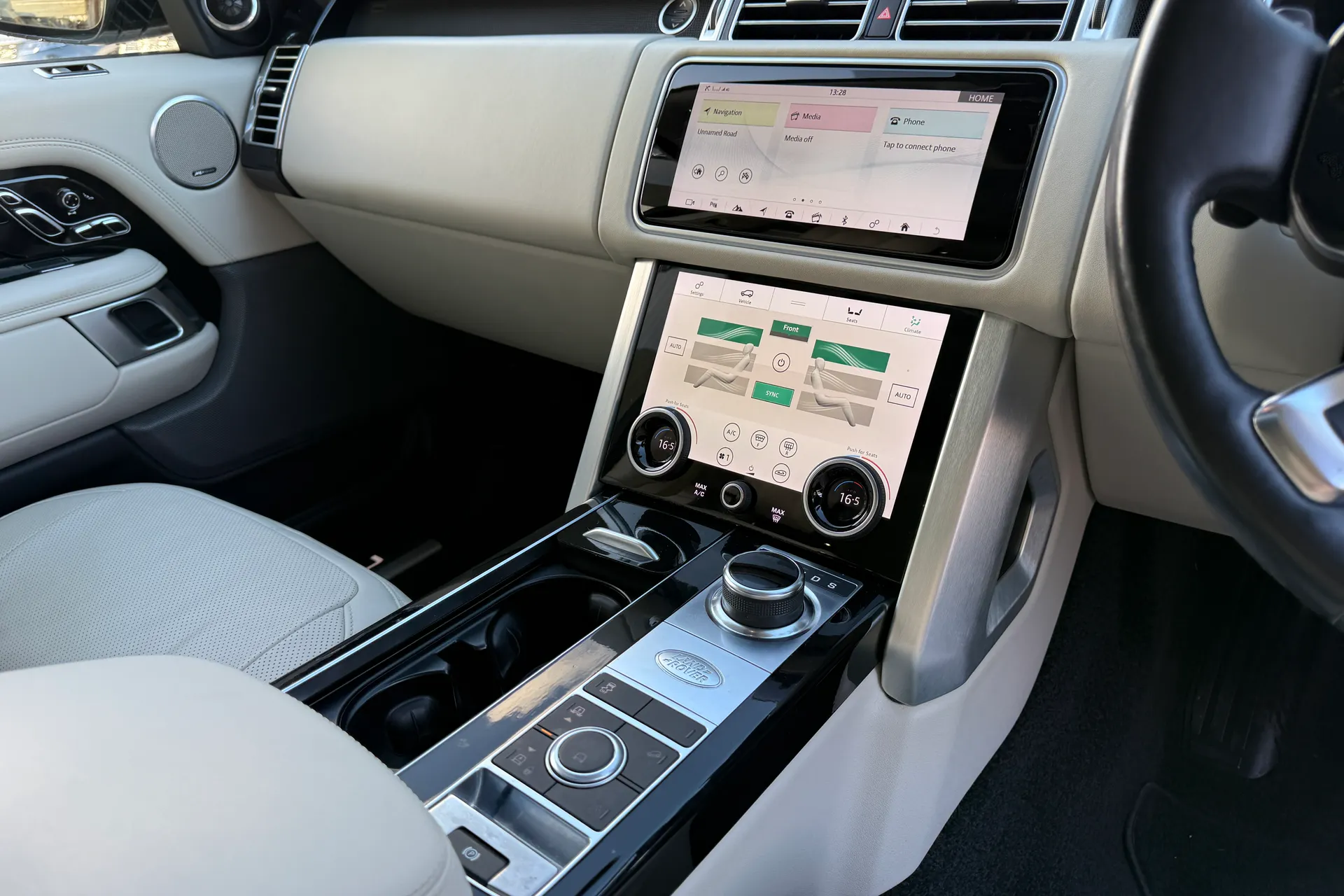 LAND ROVER RANGE ROVER thumbnail image number 18