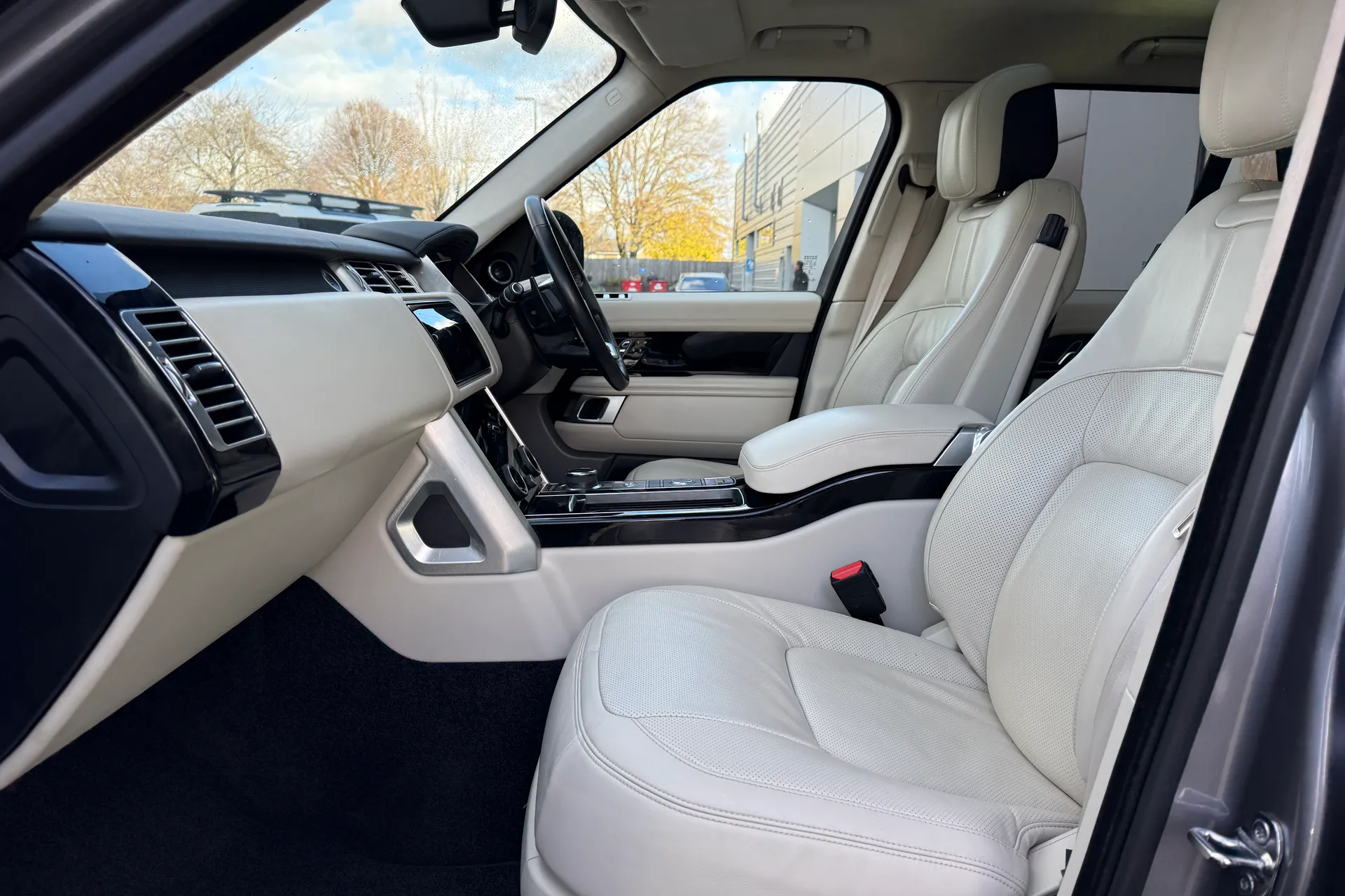 LAND ROVER RANGE ROVER thumbnail image number 10