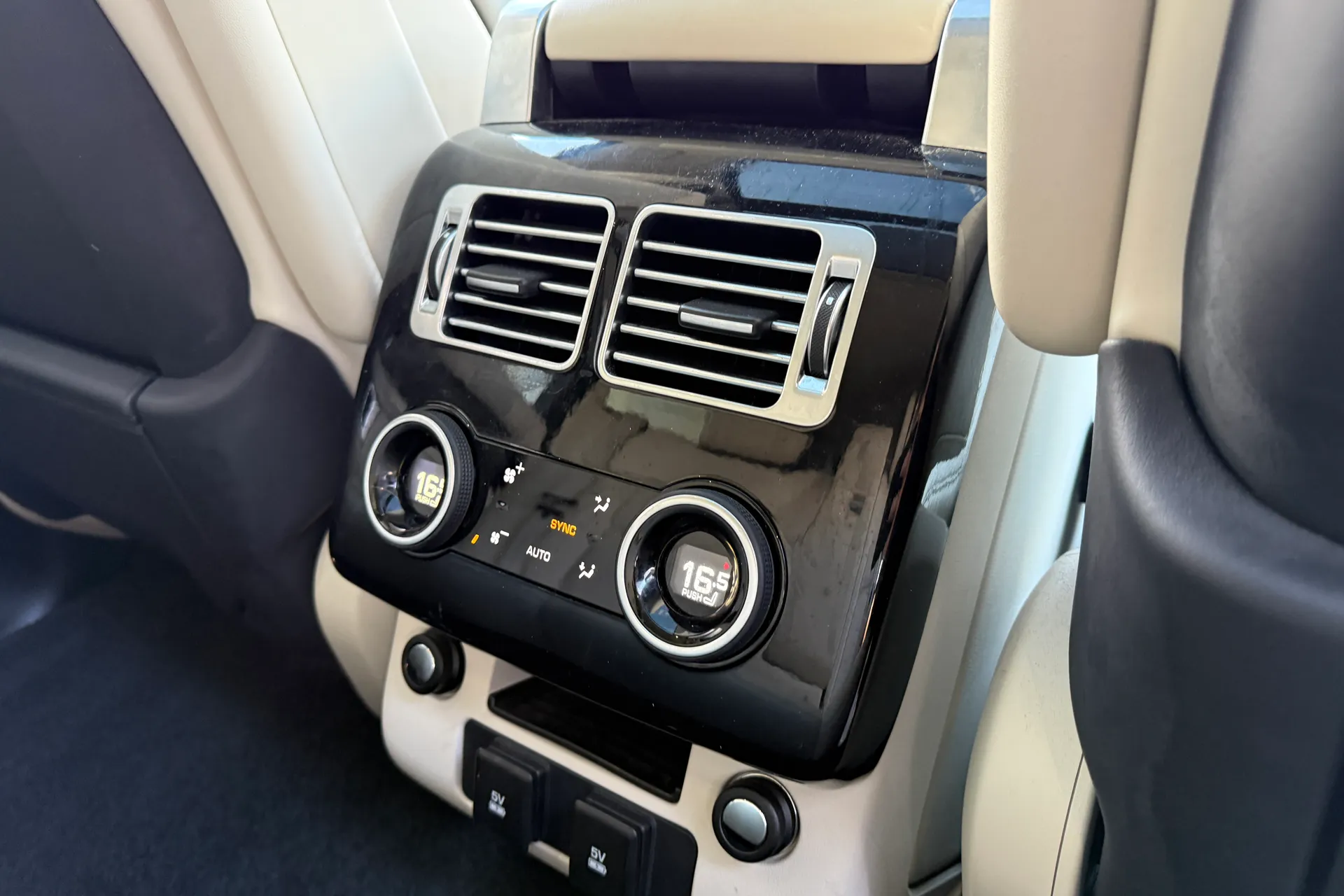 LAND ROVER RANGE ROVER thumbnail image number 33