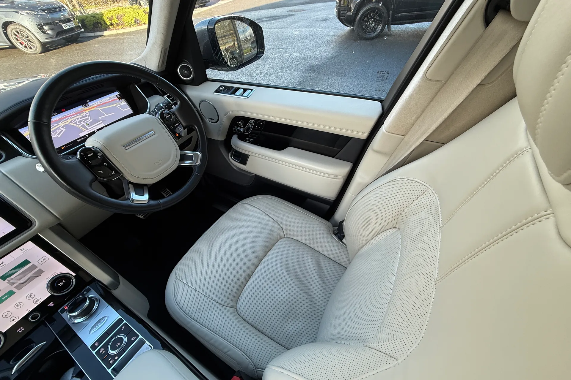 LAND ROVER RANGE ROVER thumbnail image number 14