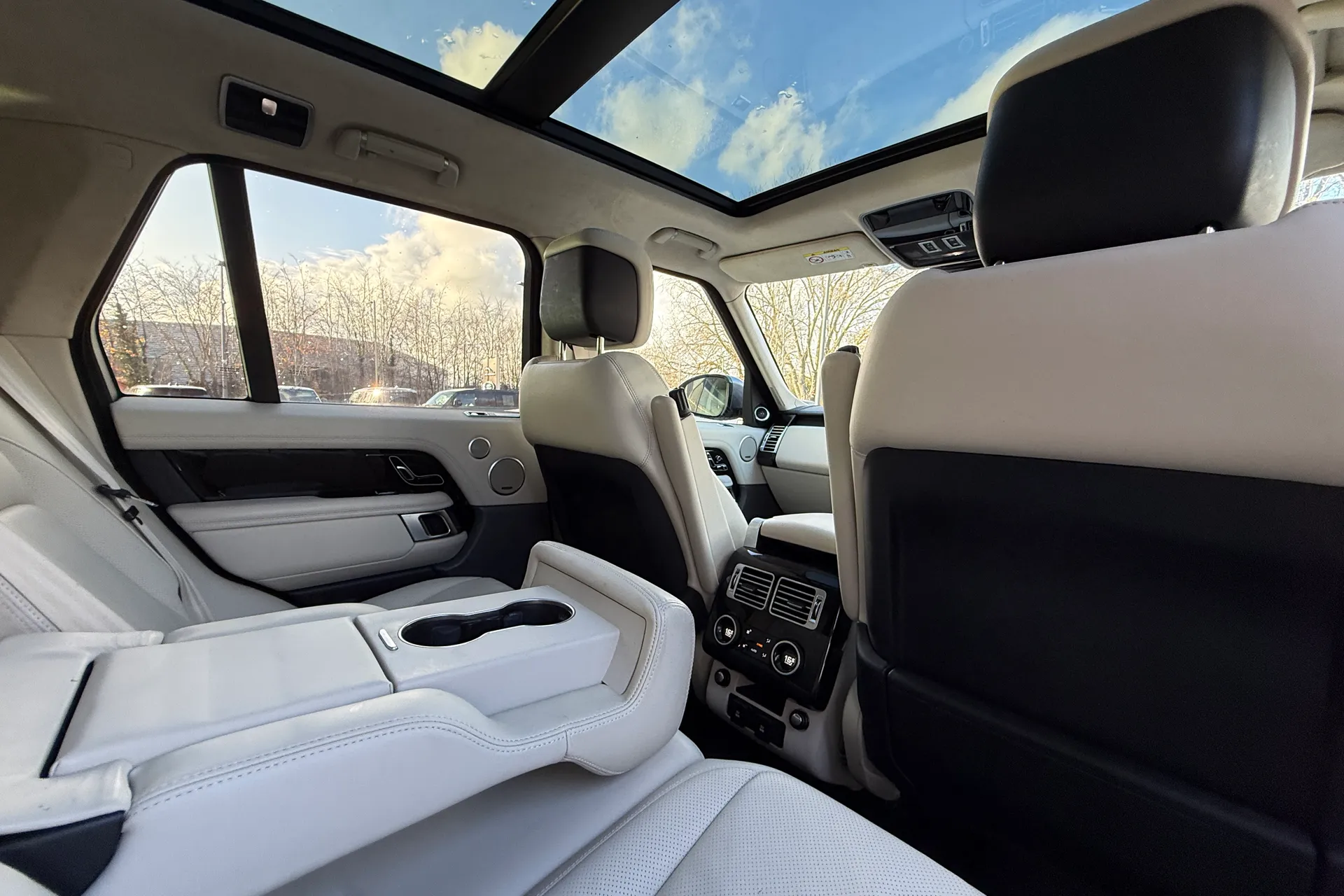 LAND ROVER RANGE ROVER thumbnail image number 40