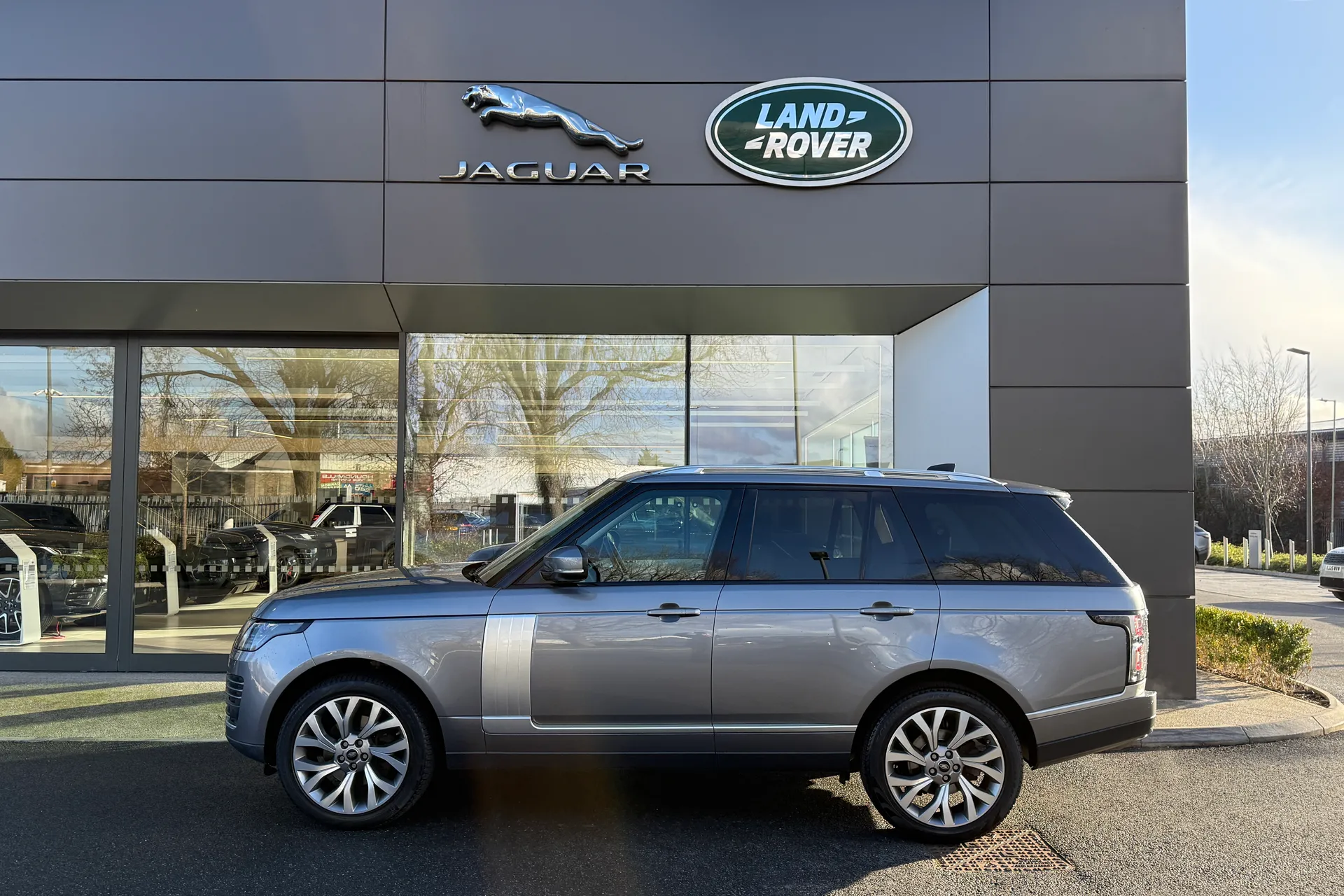 LAND ROVER RANGE ROVER thumbnail image number 25
