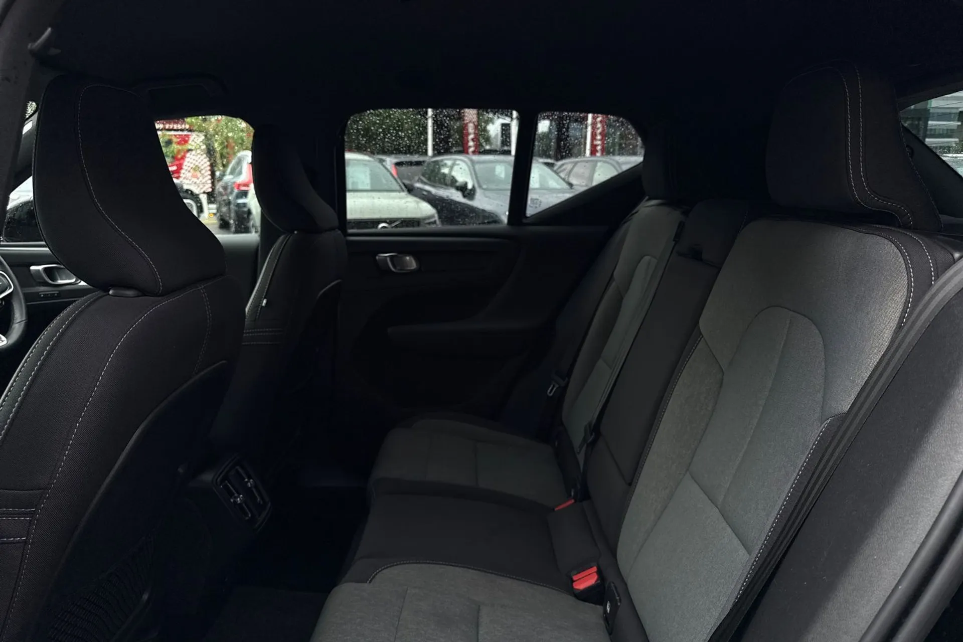 Volvo XC40 thumbnail image number 30