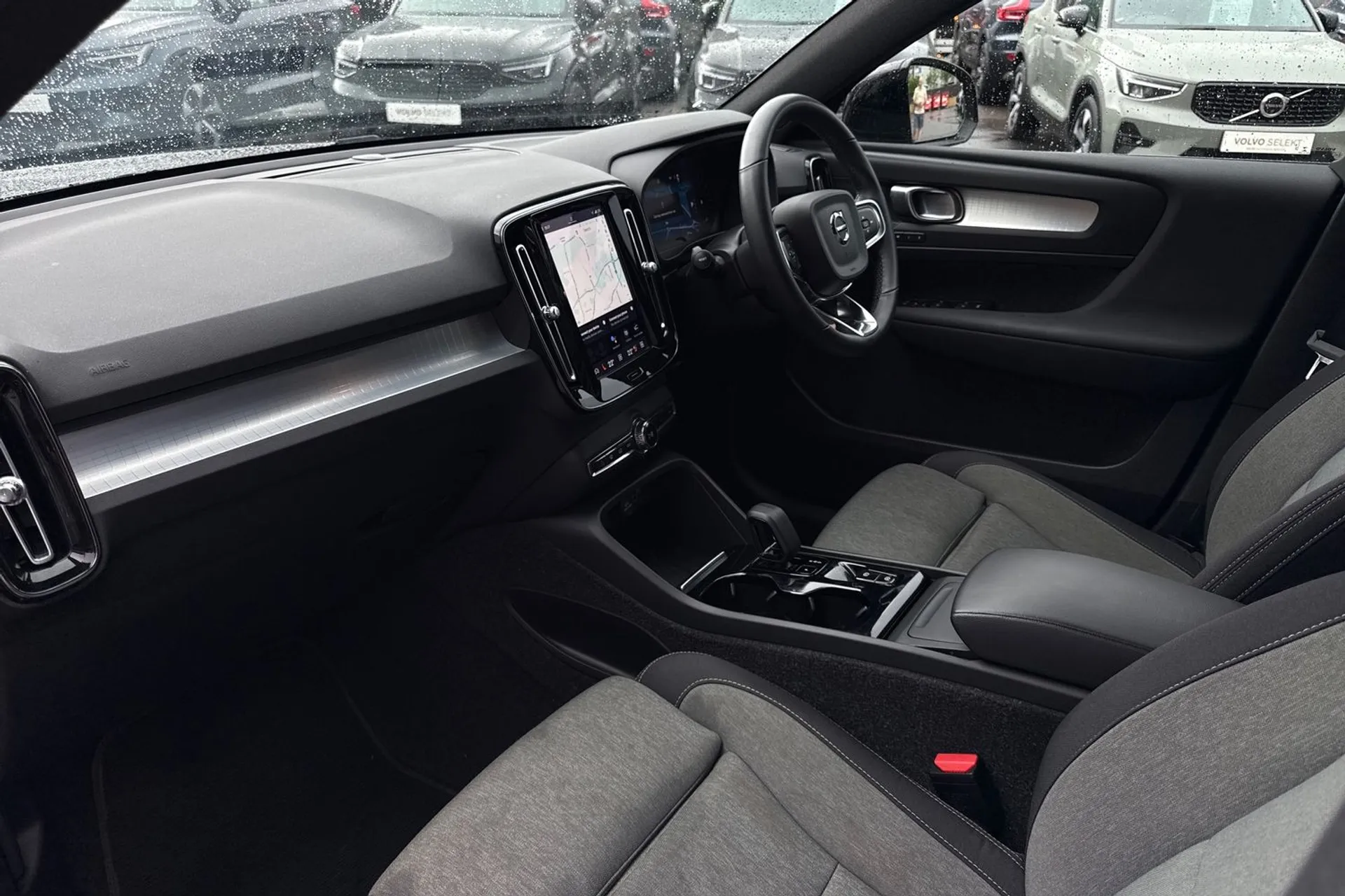 Volvo XC40 thumbnail image number 27