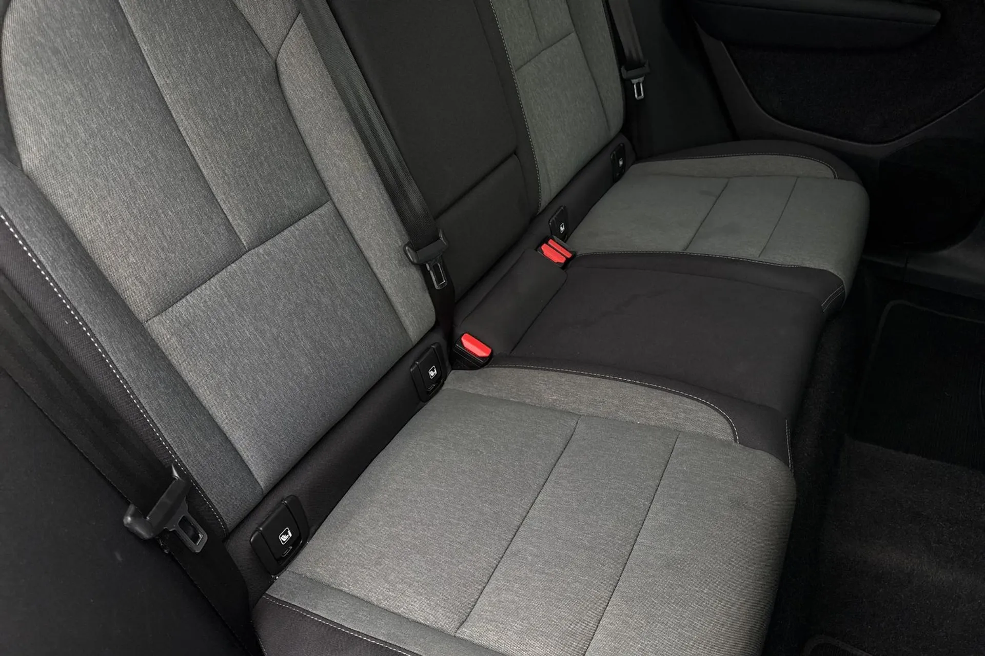 Volvo XC40 thumbnail image number 25