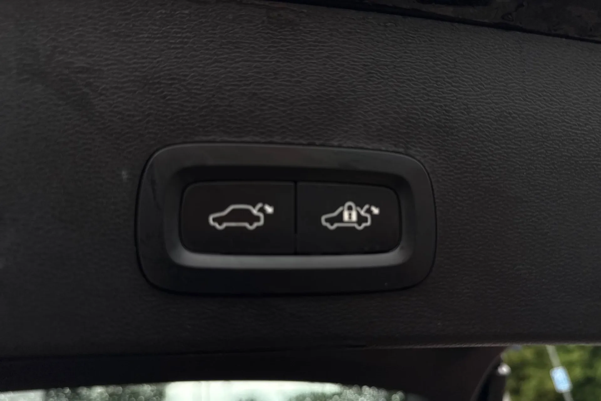 Volvo XC40 thumbnail image number 21