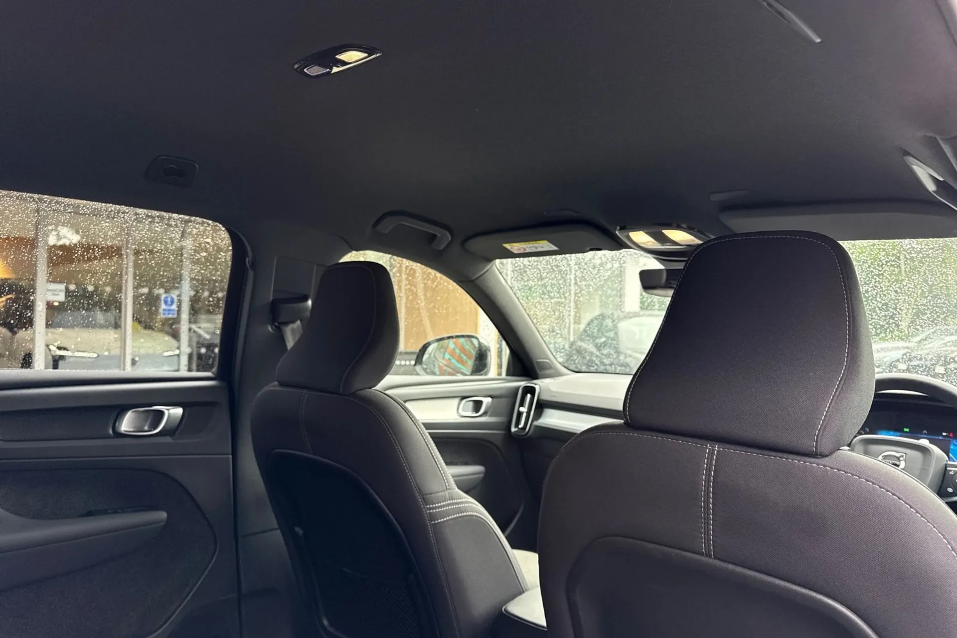 Volvo XC40 thumbnail image number 24