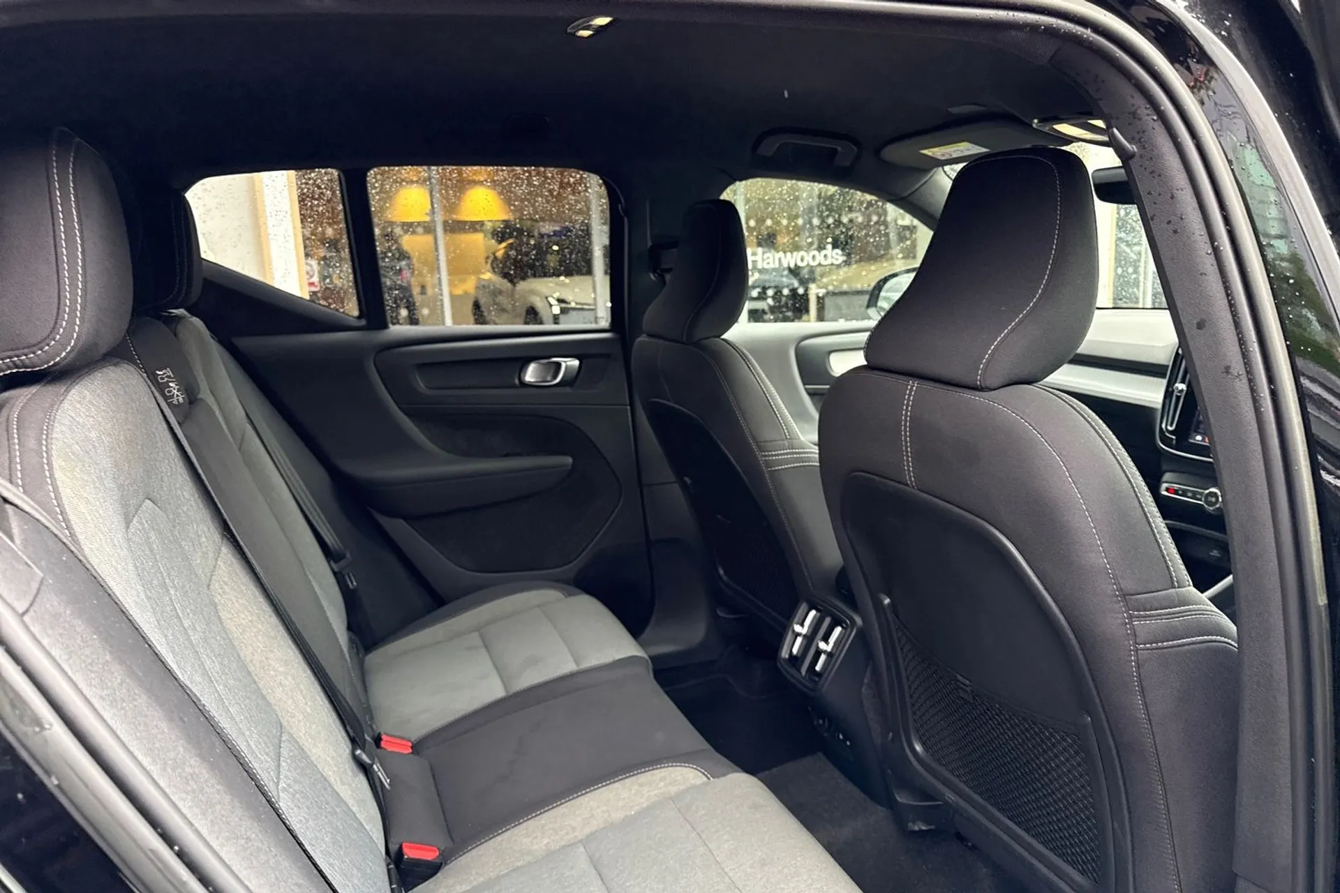 Volvo XC40 thumbnail image number 23