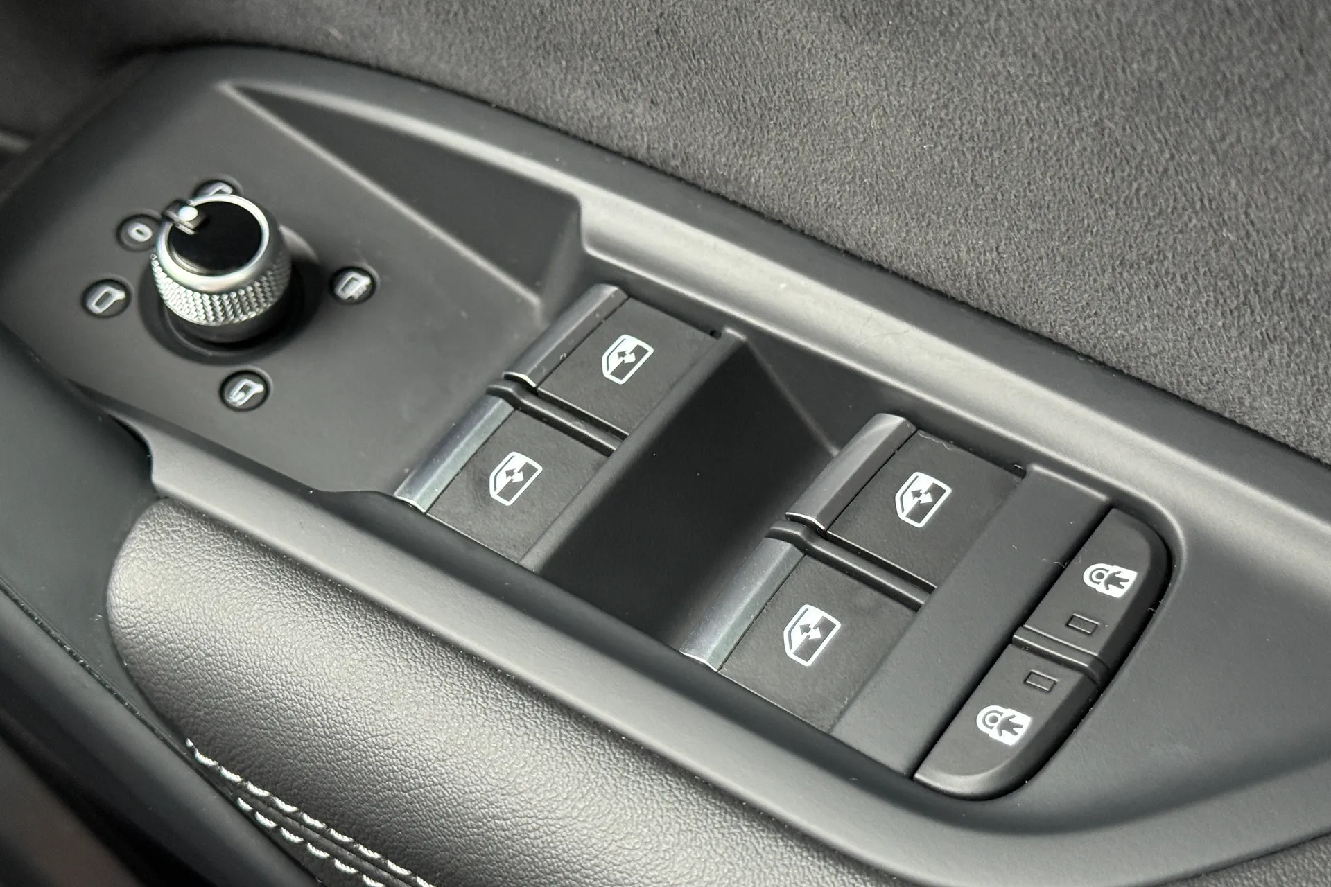 Audi Q5 thumbnail image number 18