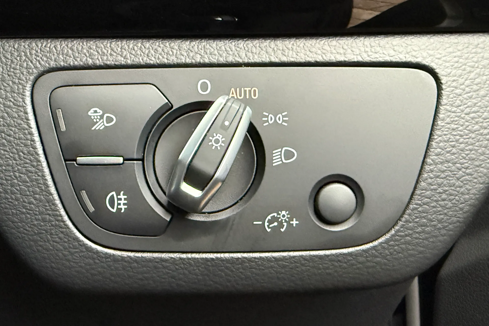 Audi Q5 thumbnail image number 22