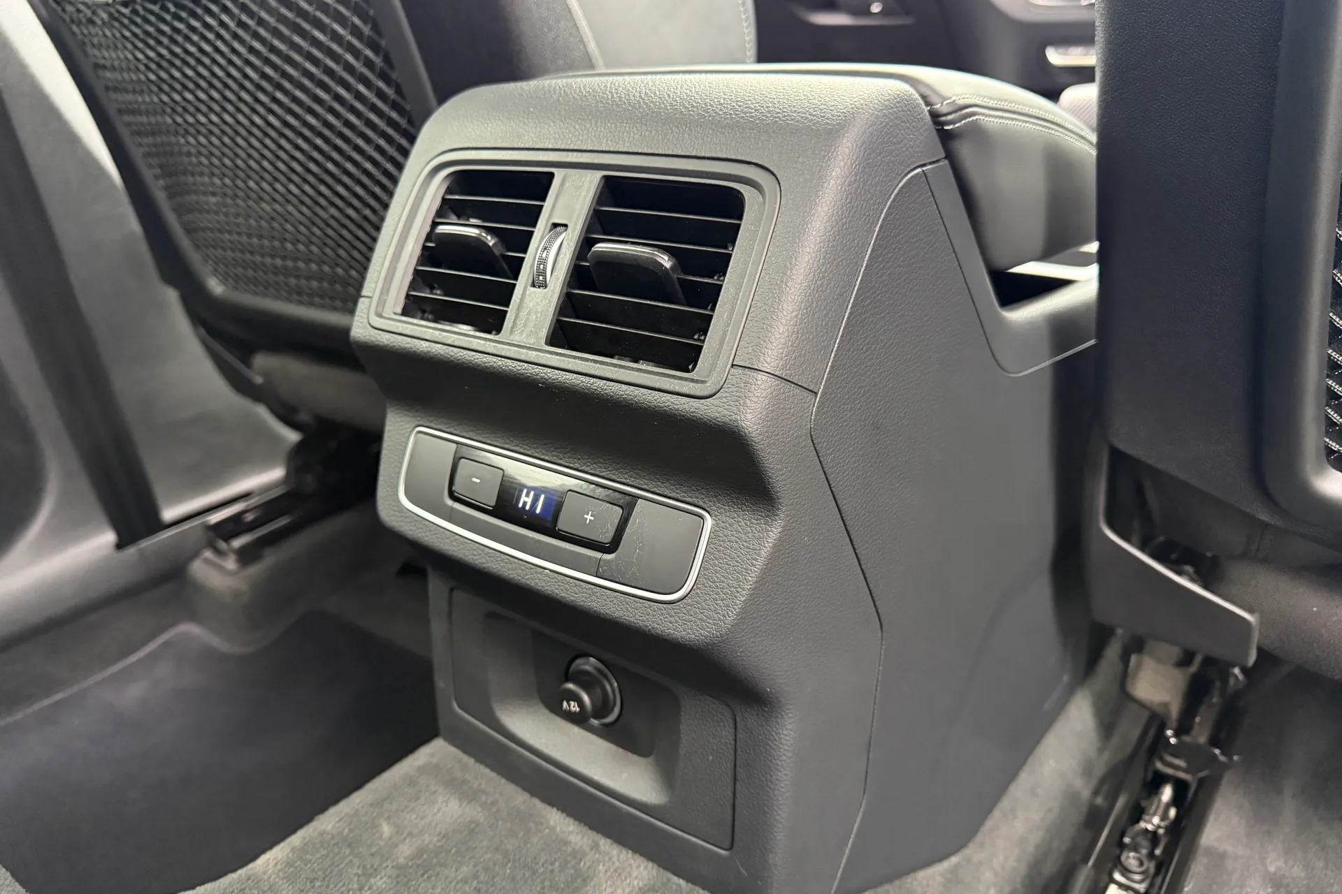 Audi Q5 thumbnail image number 48