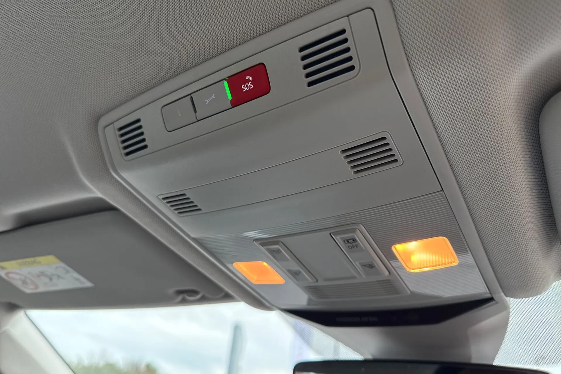 VOLKSWAGEN T-ROC thumbnail image number 49