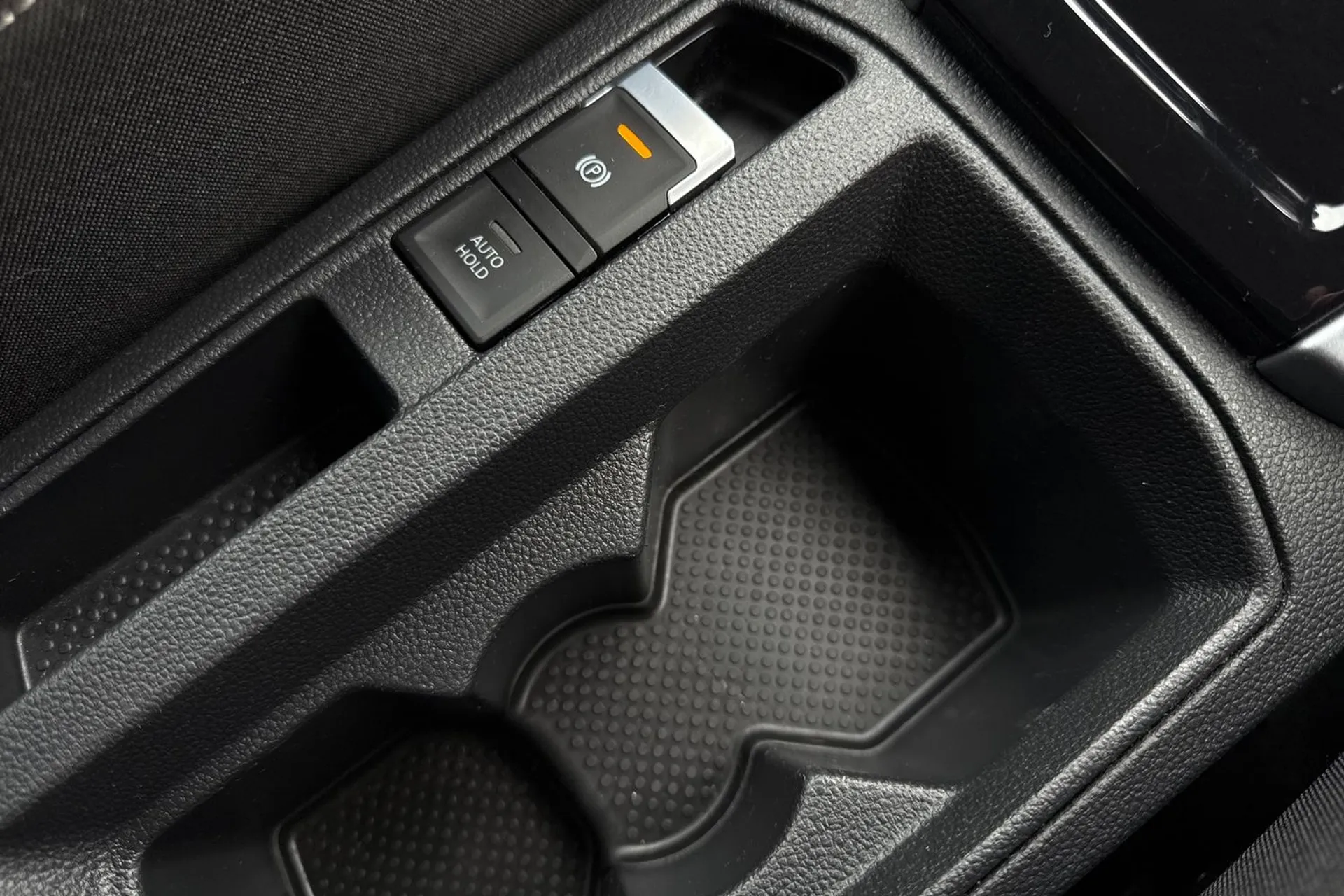 VOLKSWAGEN T-ROC thumbnail image number 50