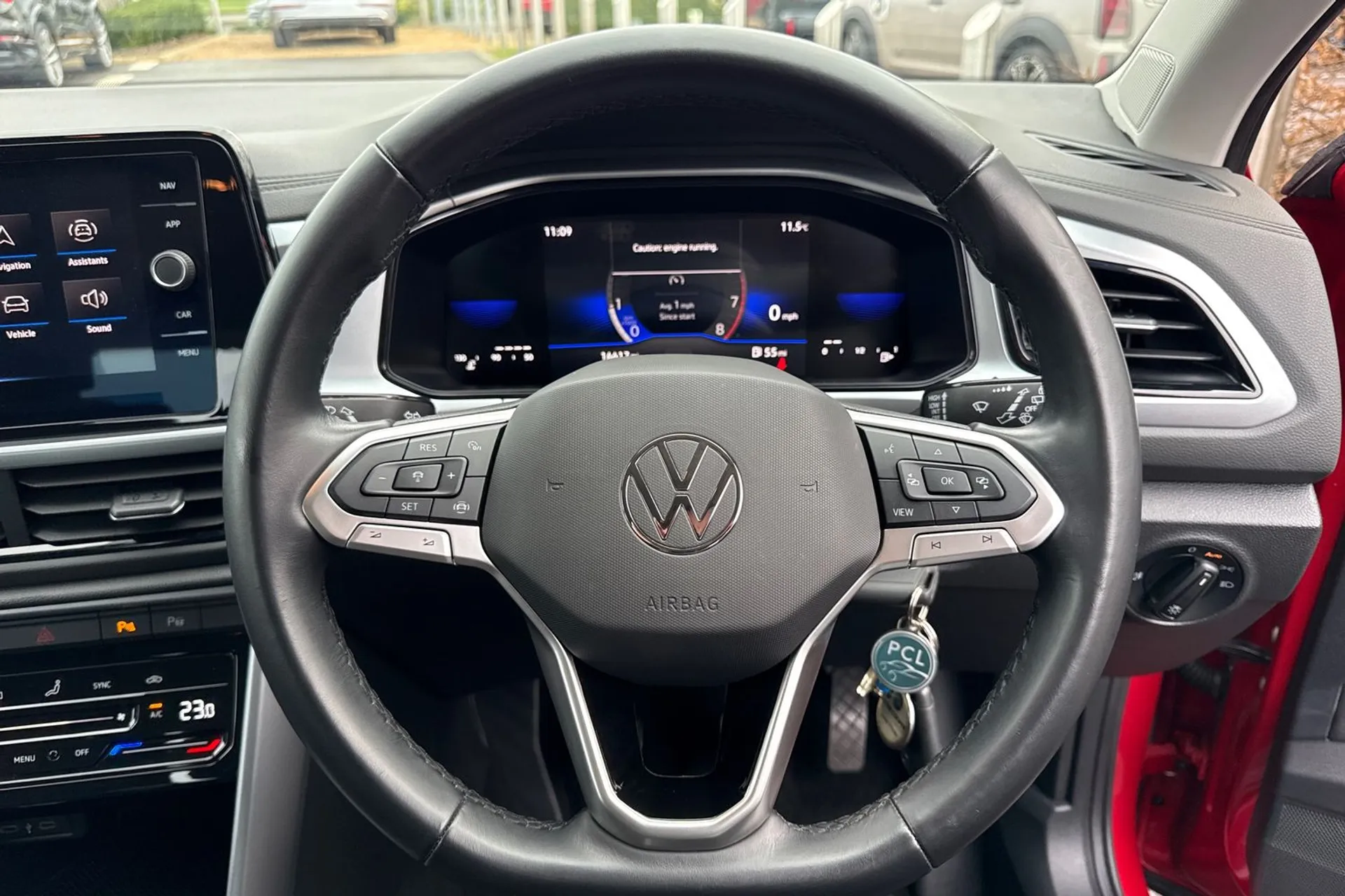 VOLKSWAGEN T-ROC thumbnail image number 21