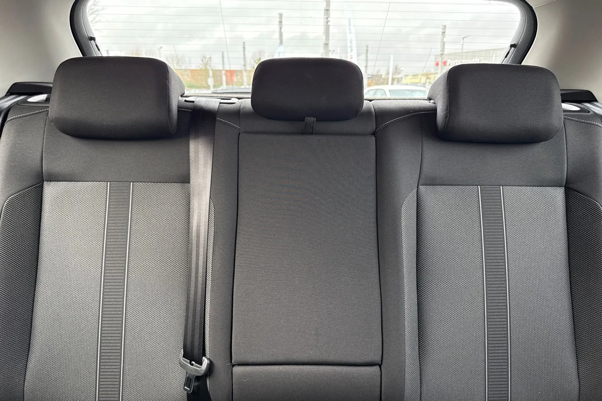 VOLKSWAGEN T-ROC thumbnail image number 40