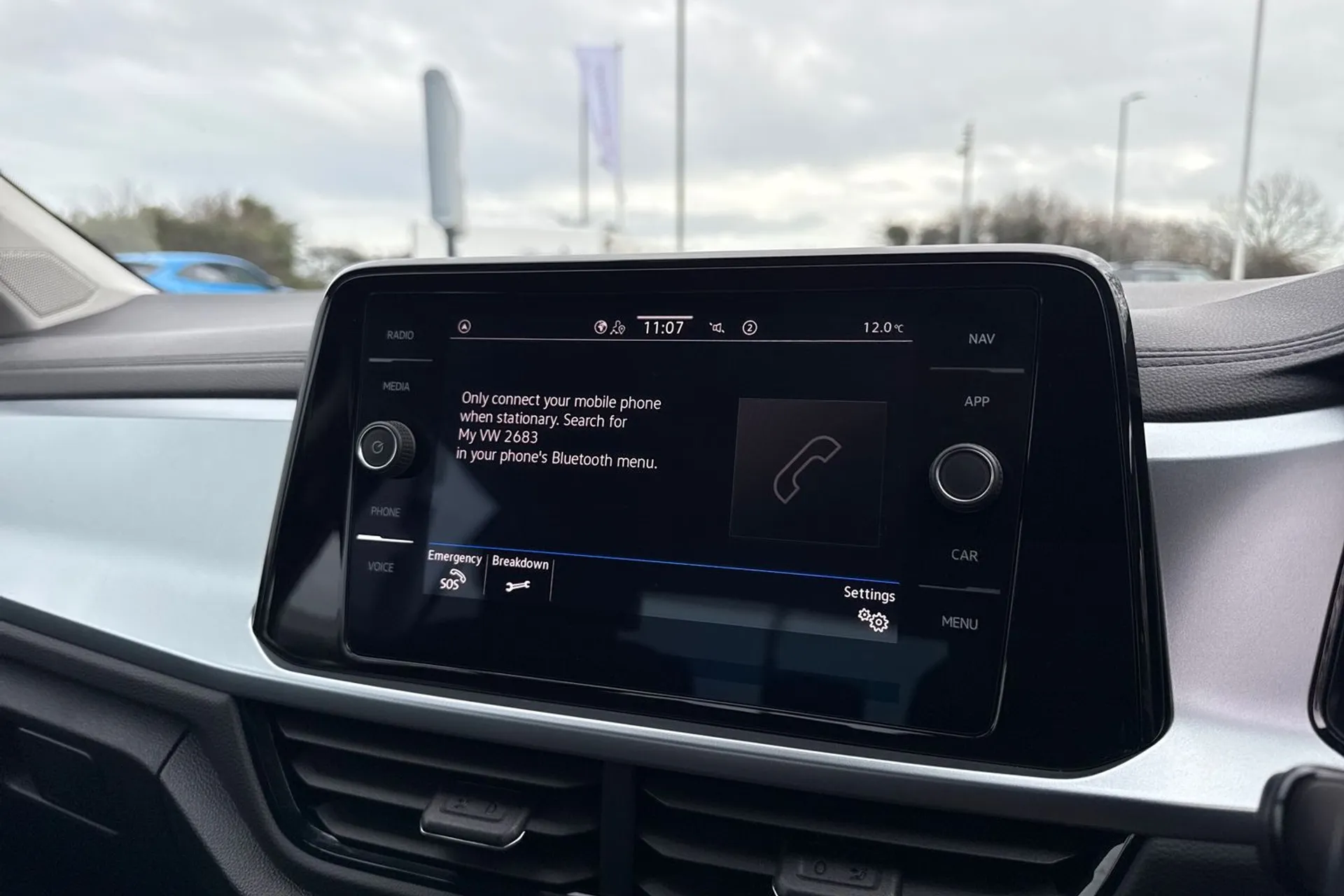 VOLKSWAGEN T-ROC thumbnail image number 37