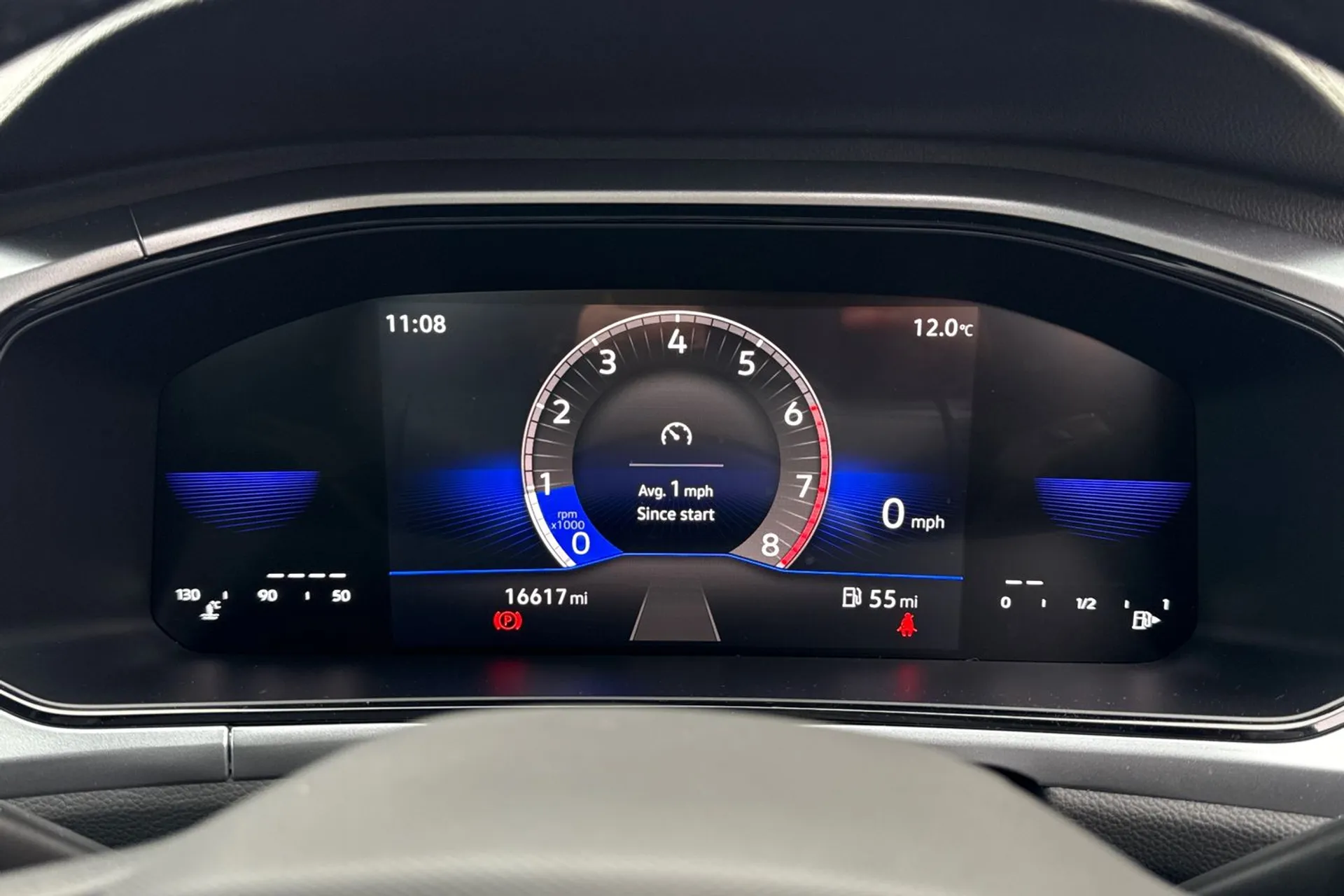 VOLKSWAGEN T-ROC thumbnail image number 24