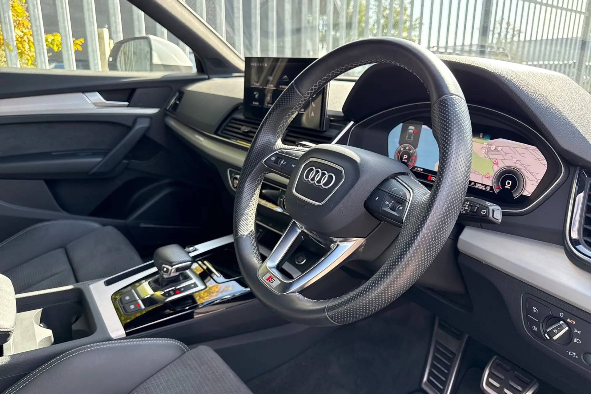 Audi Q5 thumbnail image number 28