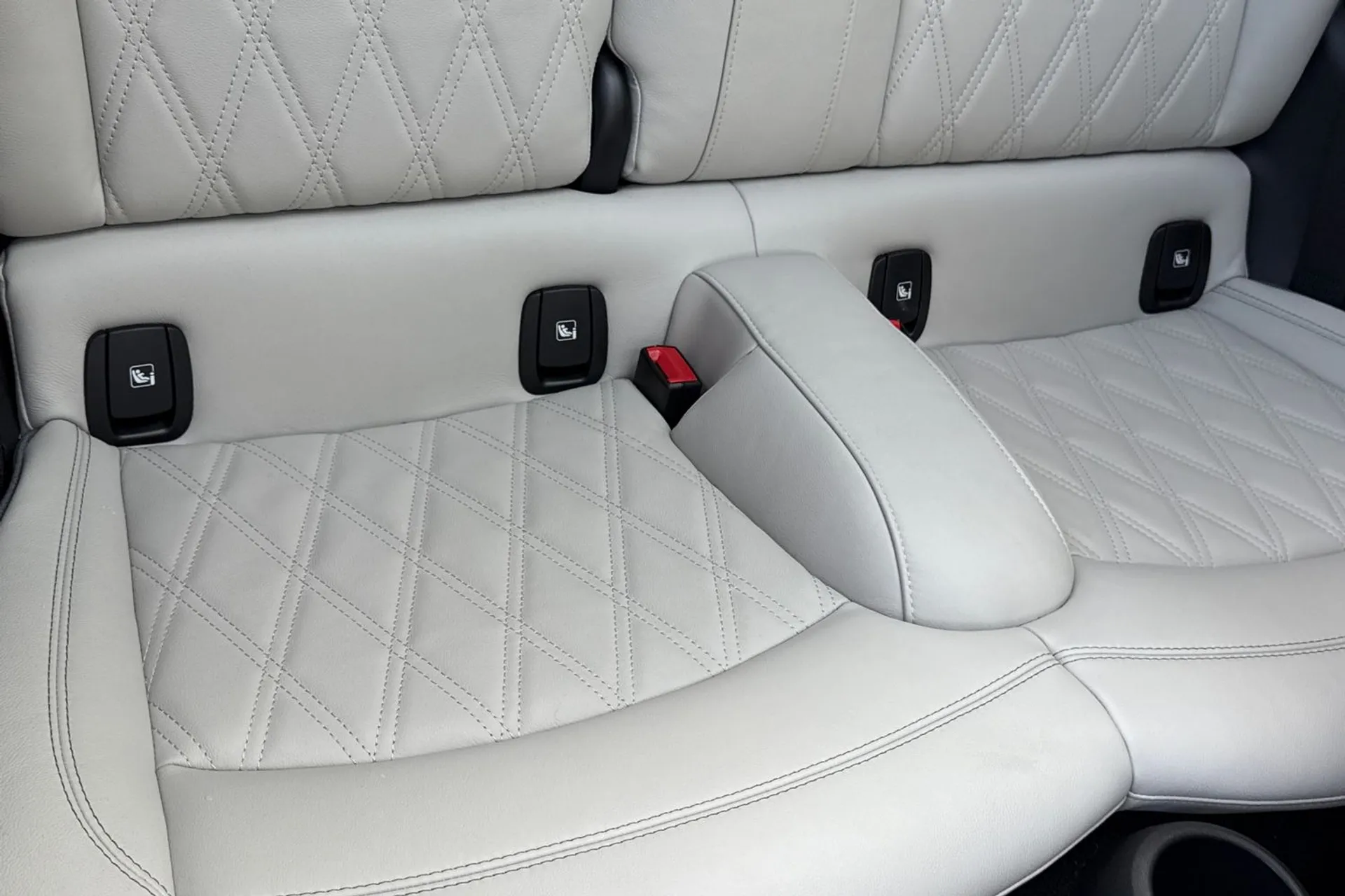 MINI HATCHBACK thumbnail image number 26