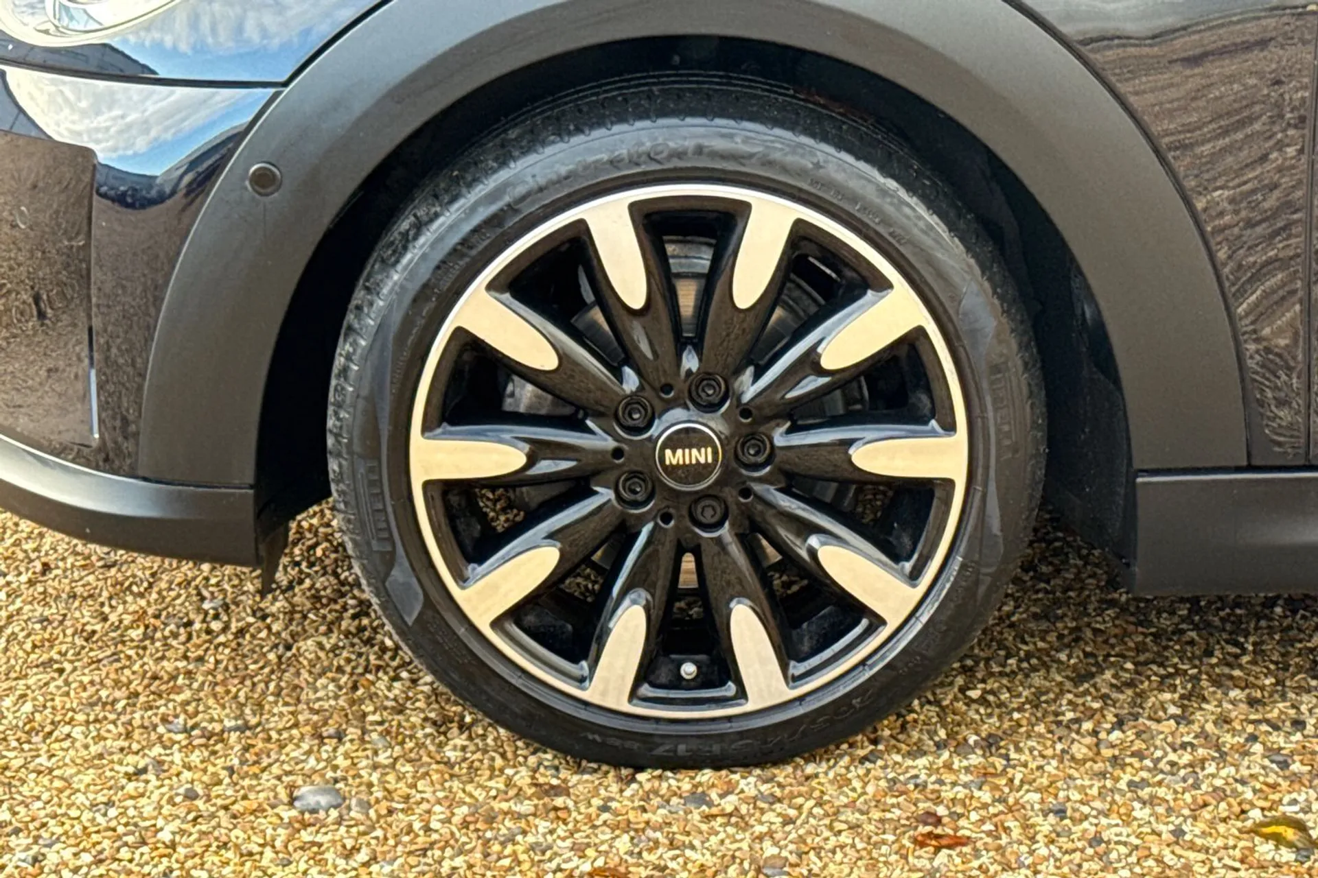 MINI HATCHBACK thumbnail image number 14