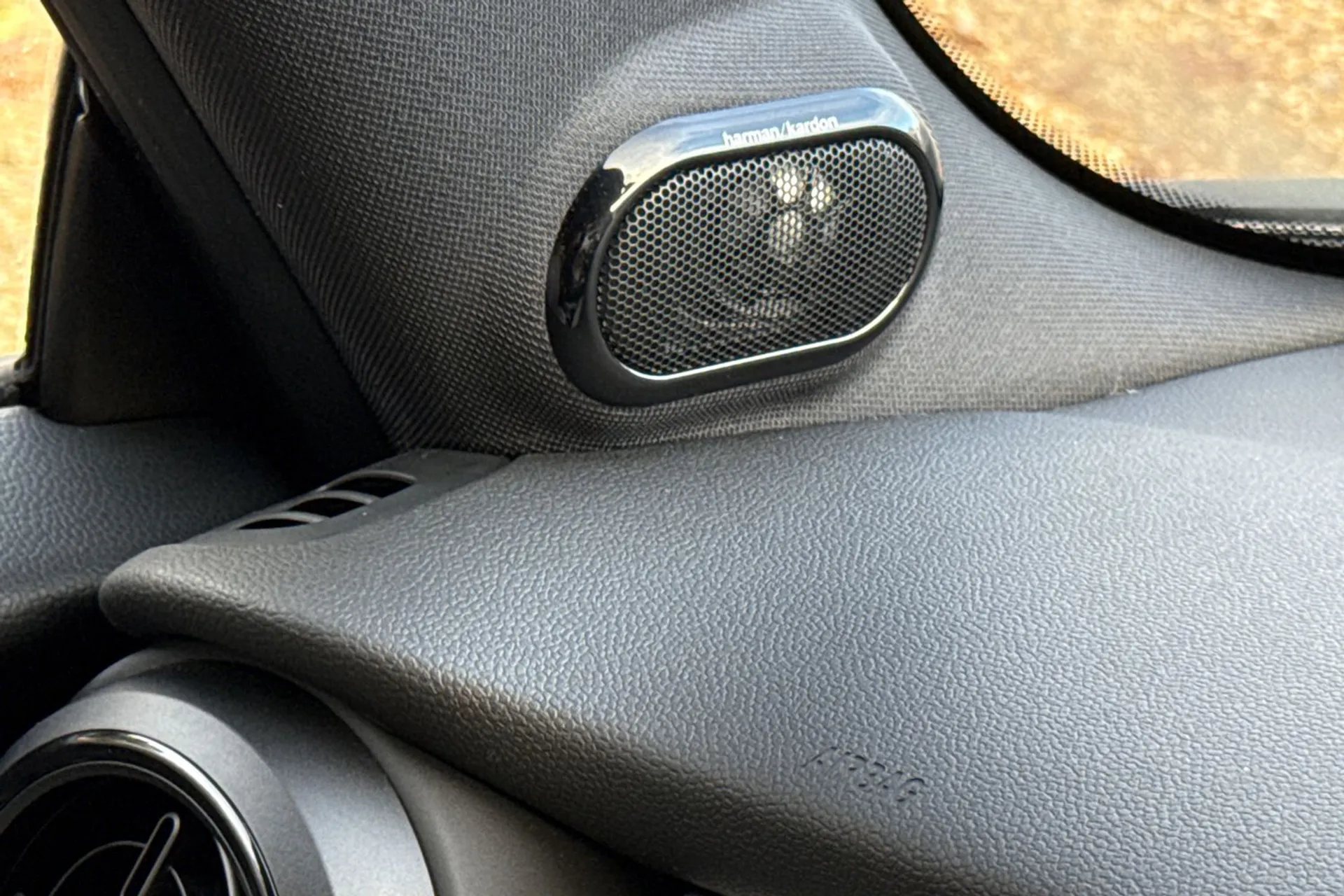 MINI HATCHBACK thumbnail image number 52