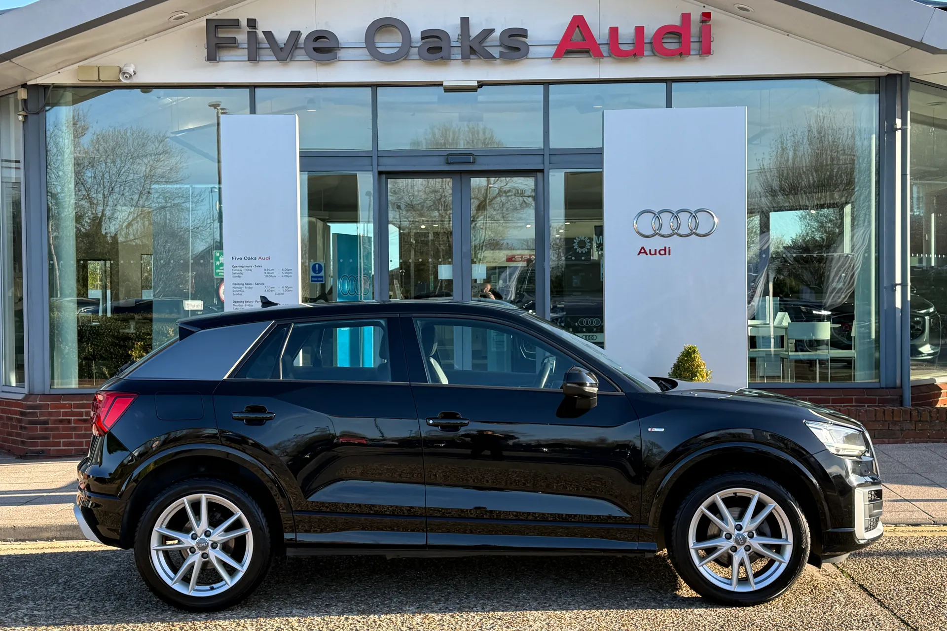 Audi Q2 thumbnail image number 2