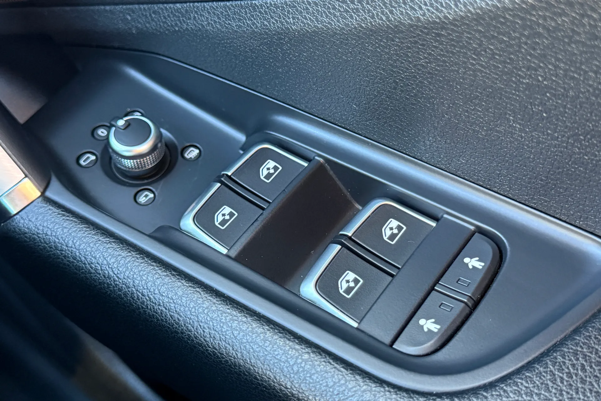 Audi Q2 thumbnail image number 15