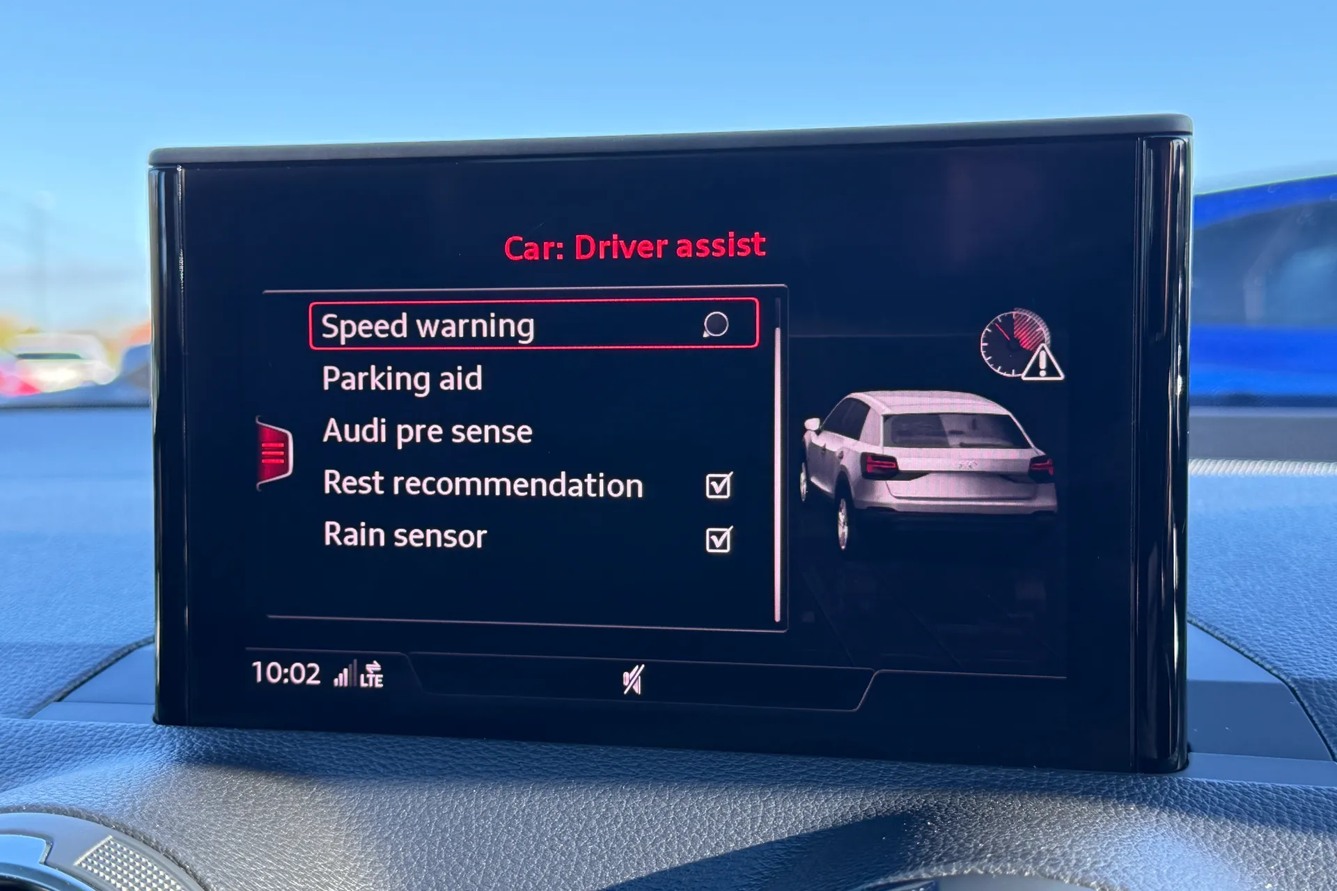 Audi Q2 thumbnail image number 9