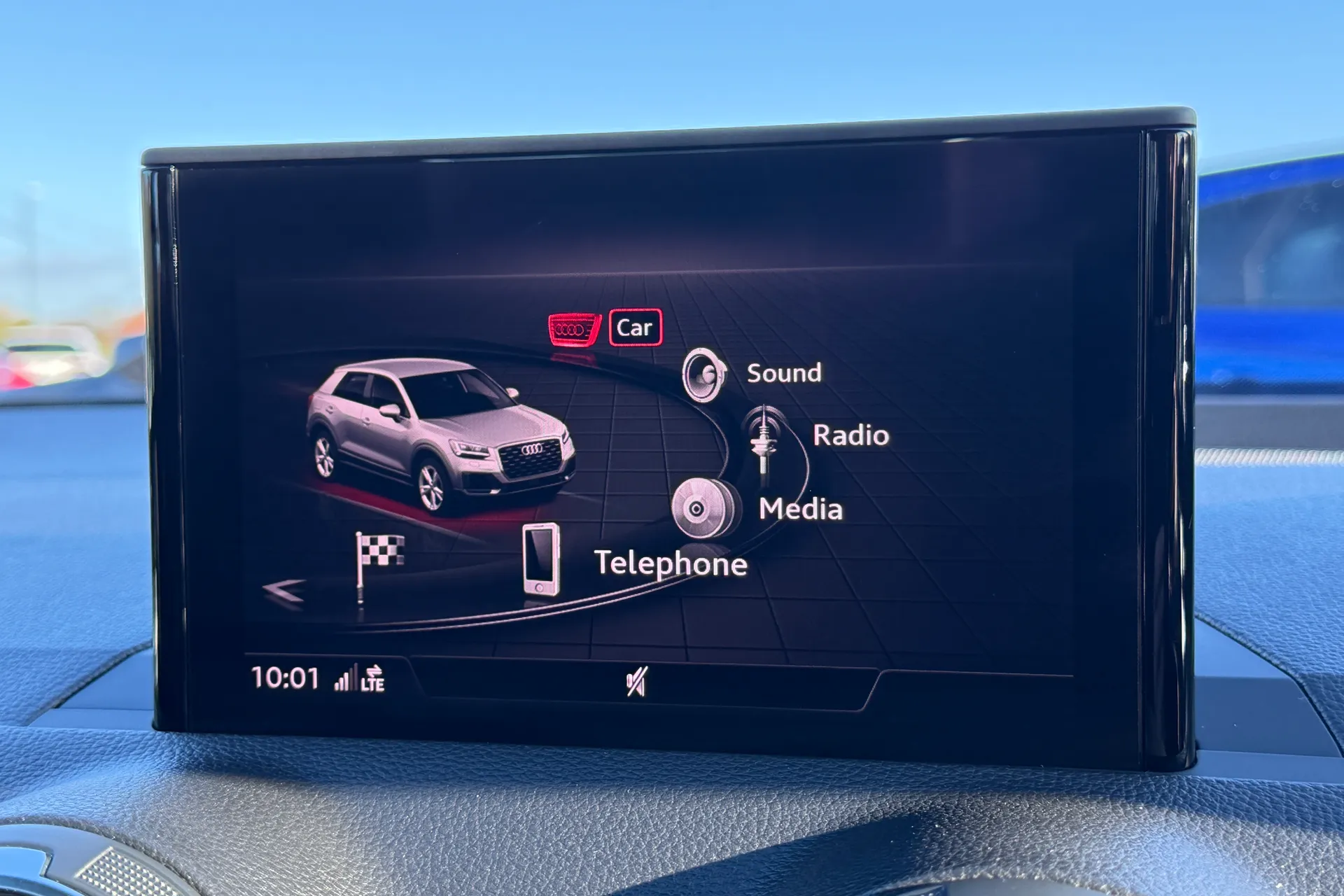 Audi Q2 thumbnail image number 11