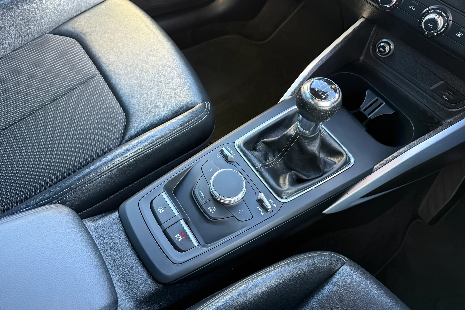 Audi Q2 thumbnail image number 36