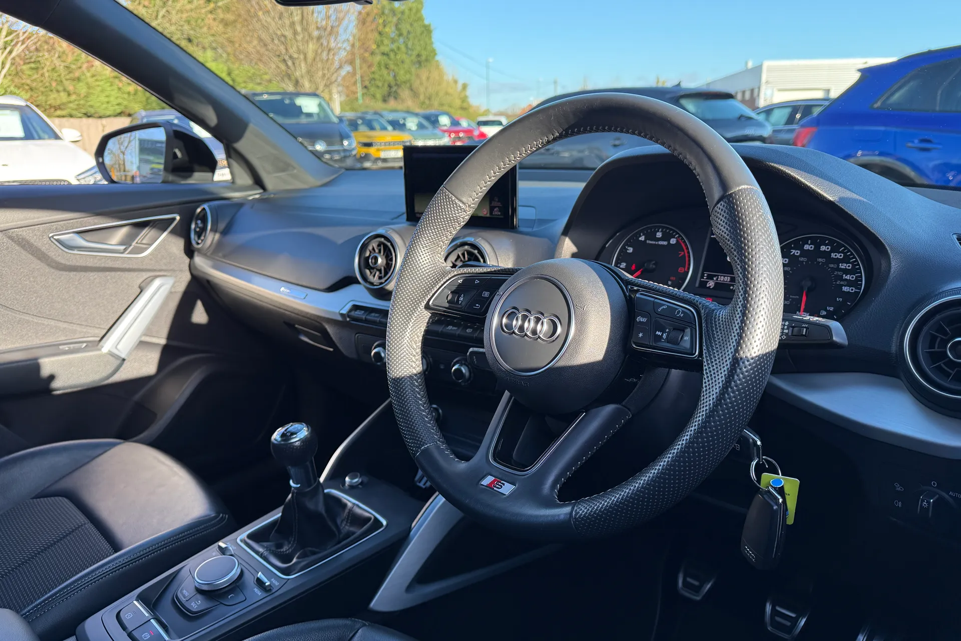 Audi Q2 thumbnail image number 24