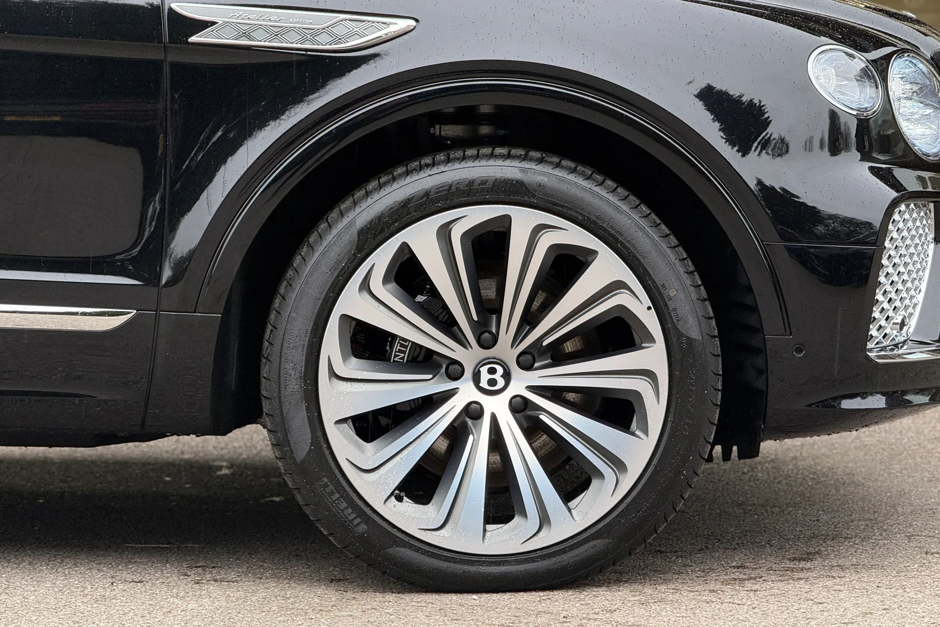 Bentley BENTAYGA thumbnail image number 10