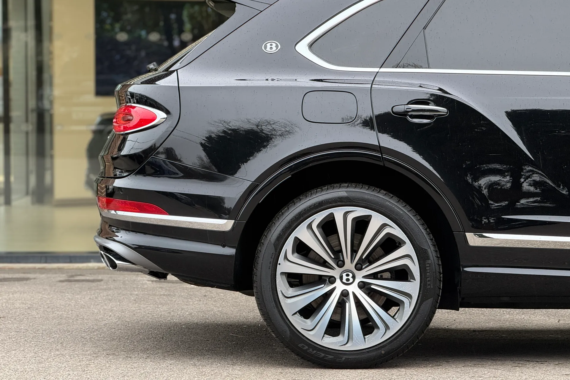 Bentley BENTAYGA thumbnail image number 9