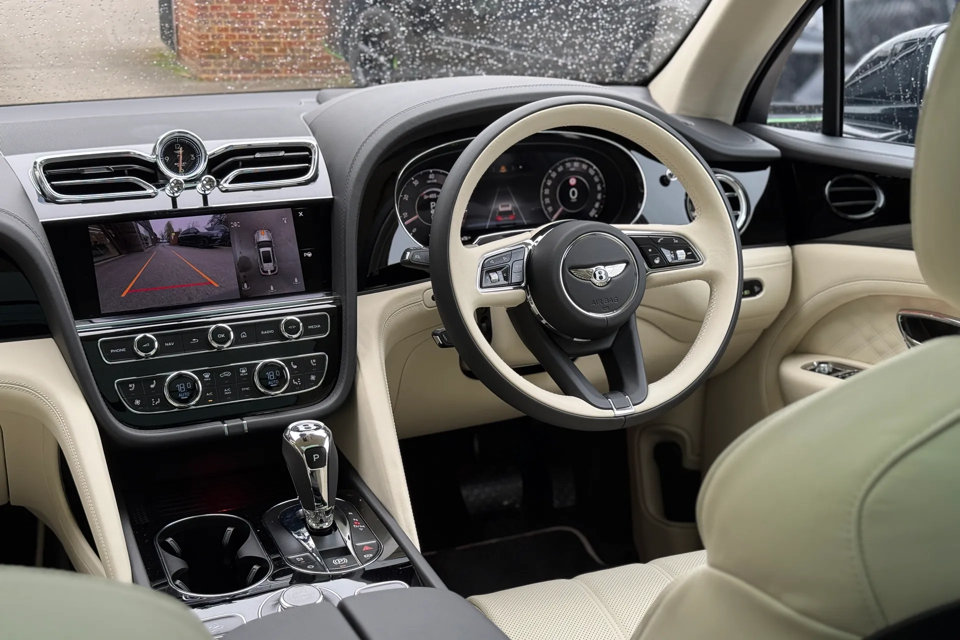 Bentley BENTAYGA thumbnail image number 20