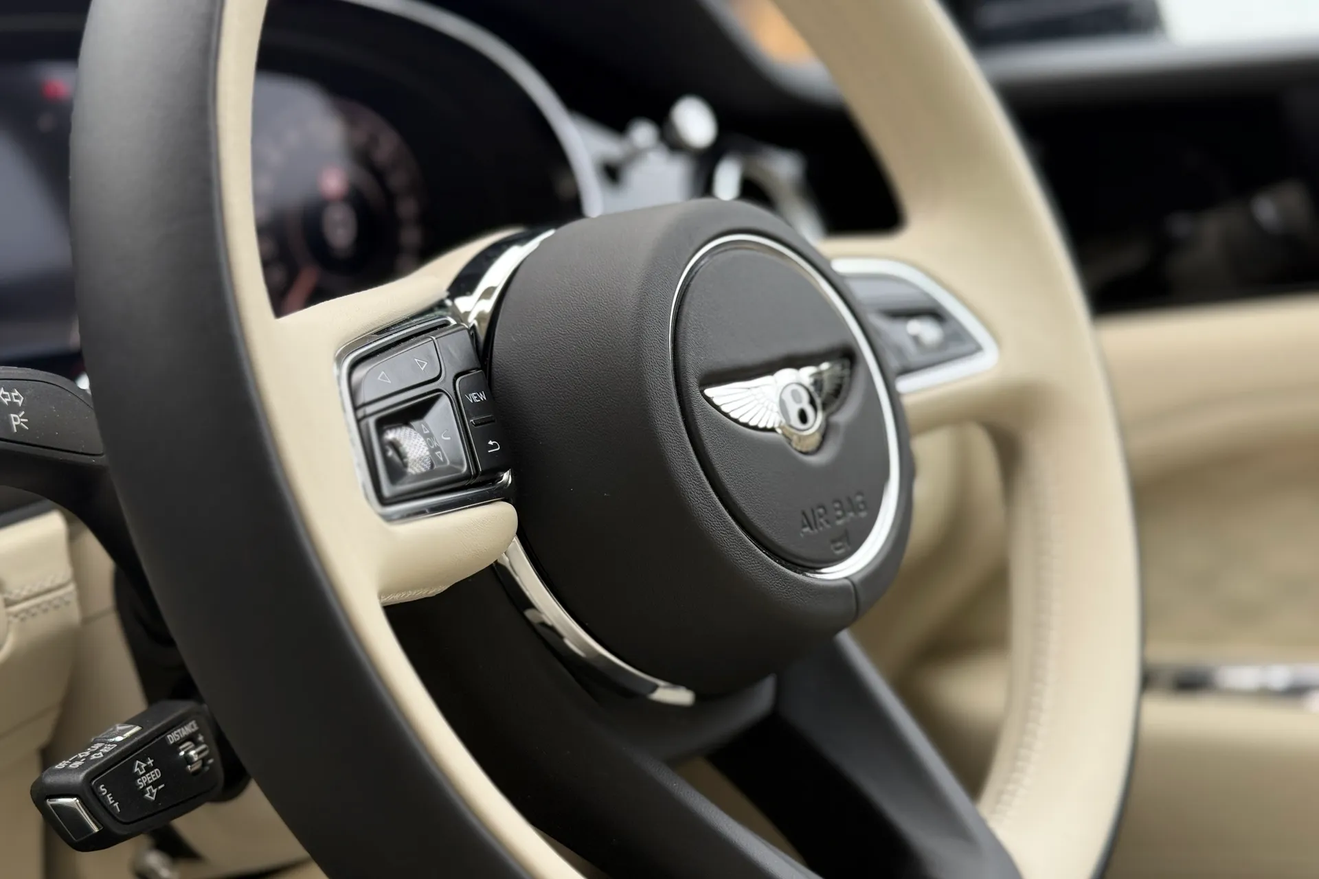 Bentley BENTAYGA thumbnail image number 32