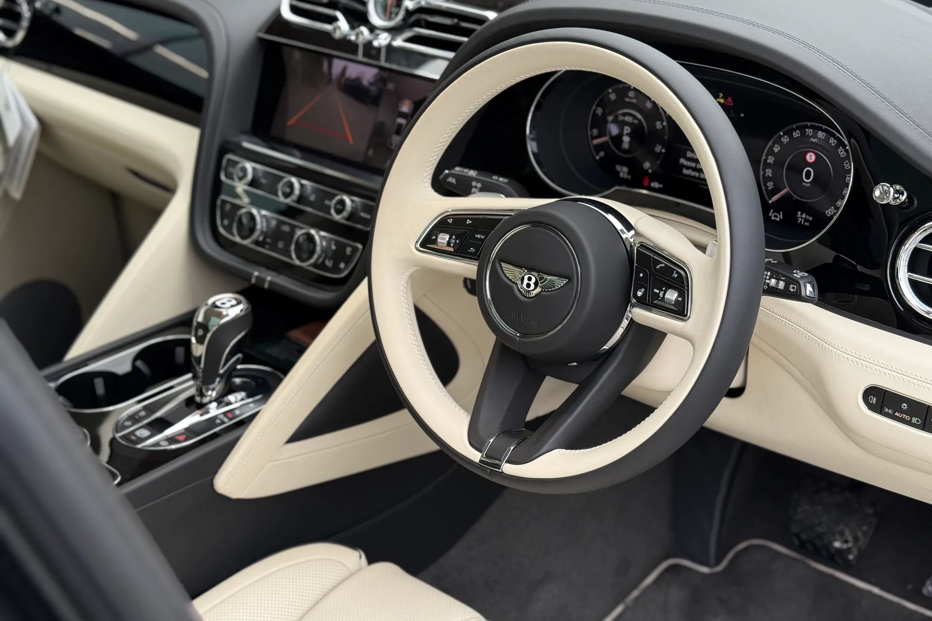 Bentley BENTAYGA thumbnail image number 13