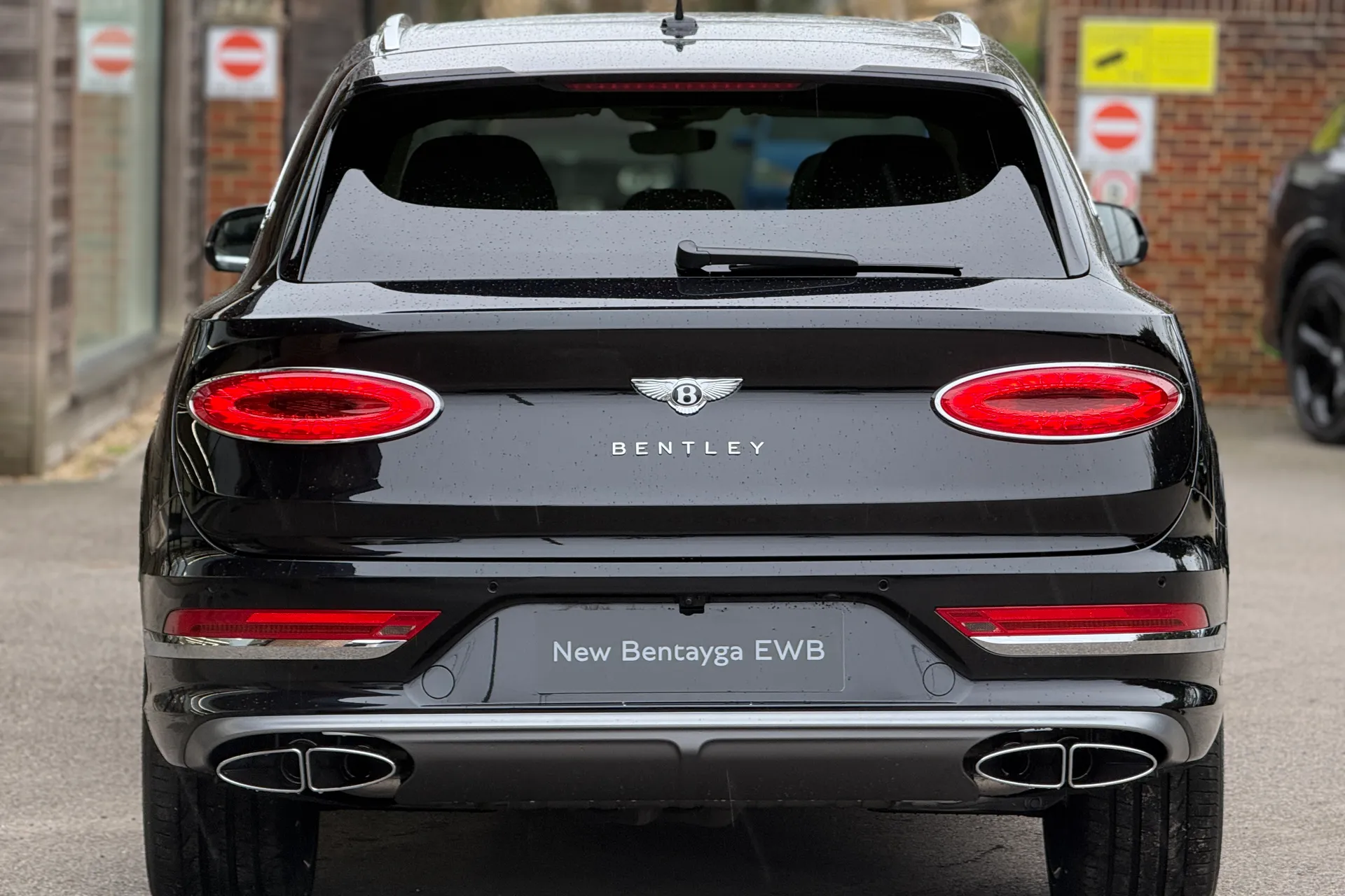 Bentley BENTAYGA thumbnail image number 7