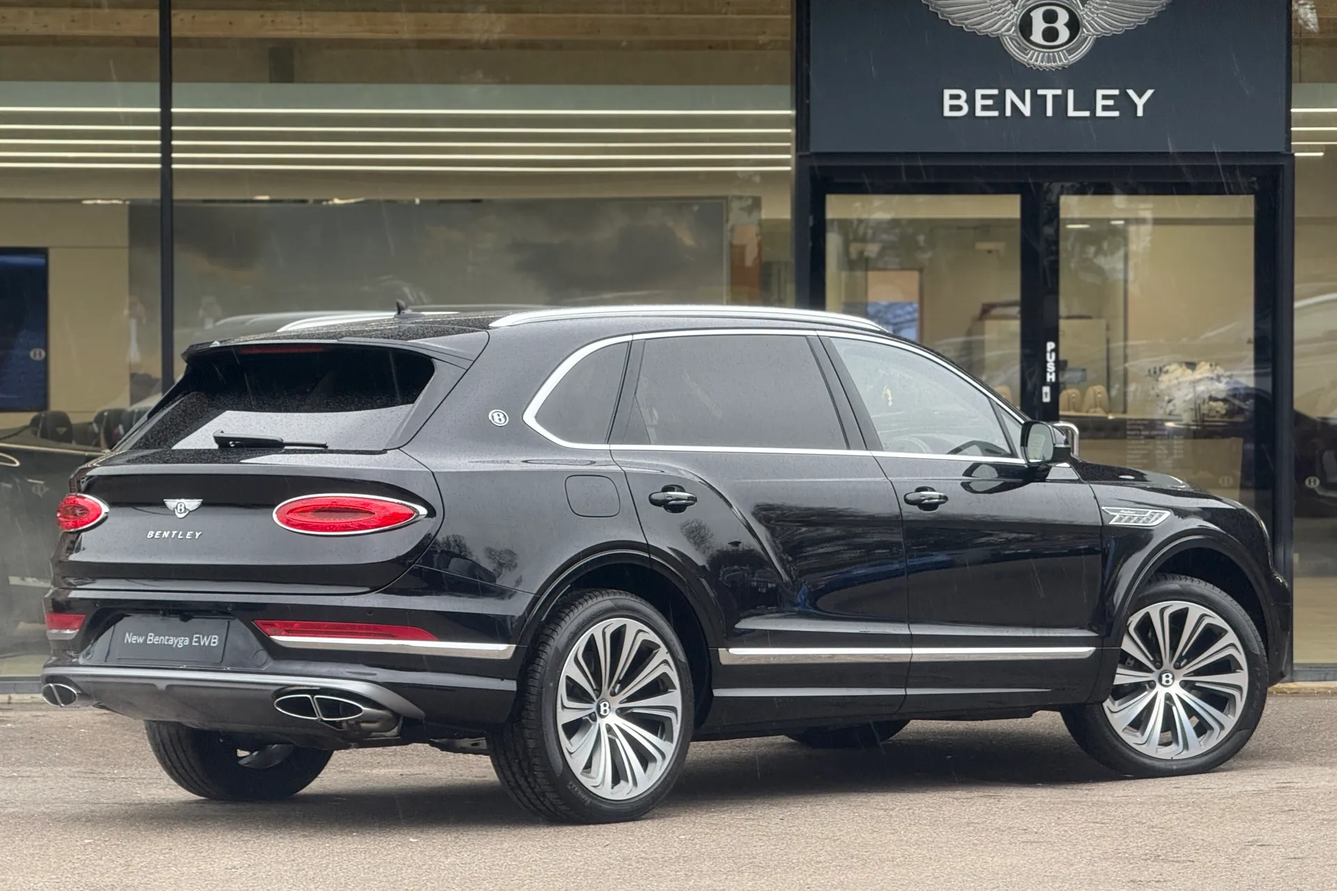 Bentley BENTAYGA thumbnail image number 38