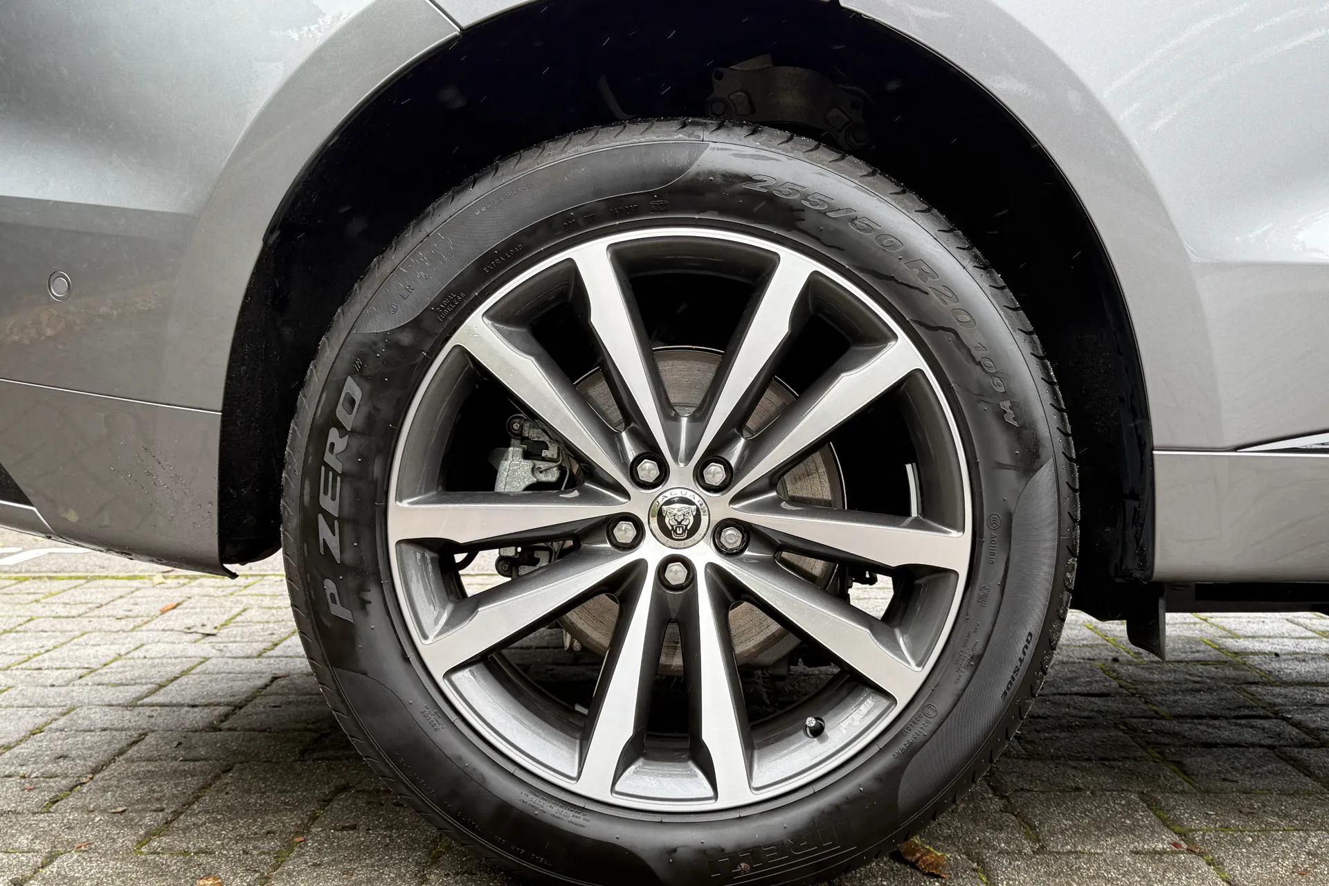 Jaguar F-PACE thumbnail image number 20