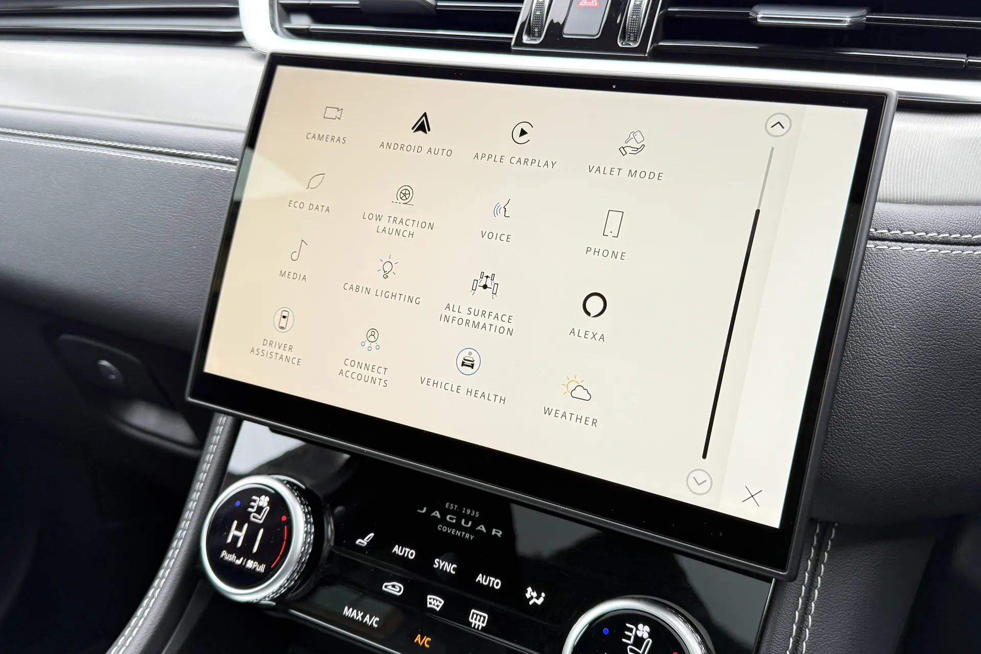 Jaguar F-PACE thumbnail image number 52