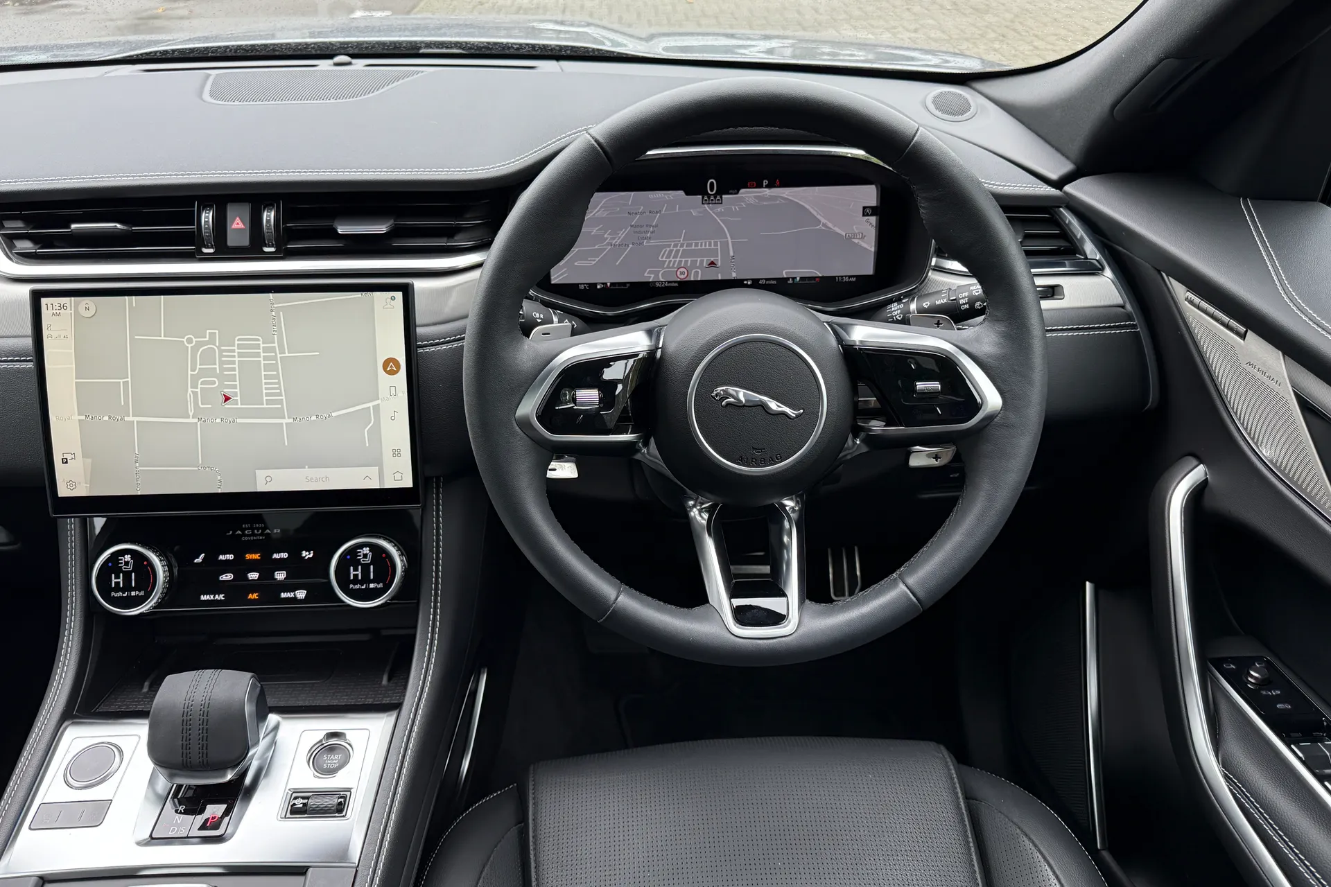 Jaguar F-PACE thumbnail image number 29