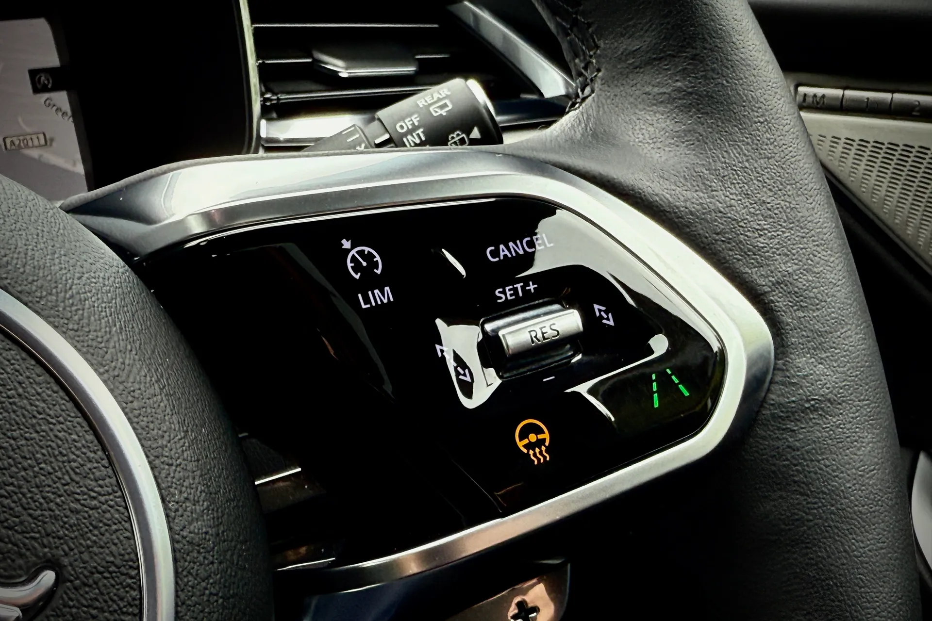 Jaguar F-PACE thumbnail image number 57