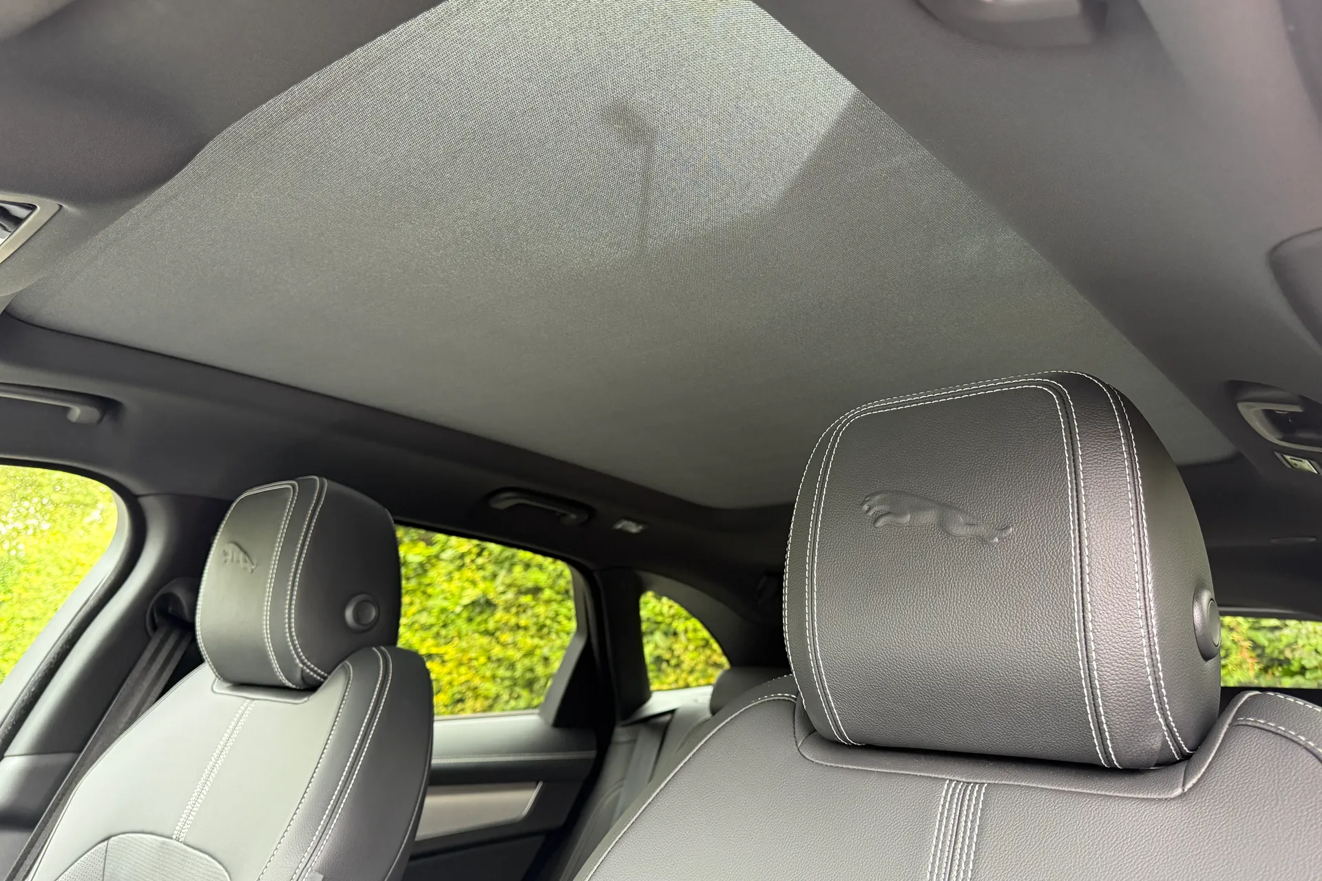 Jaguar F-PACE thumbnail image number 48