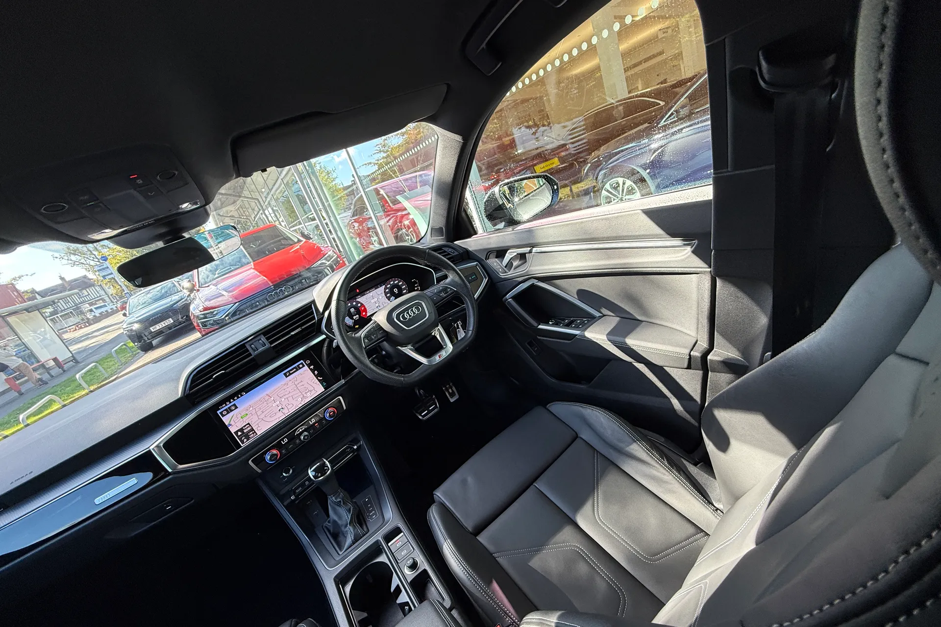 Audi Q3 thumbnail image number 37
