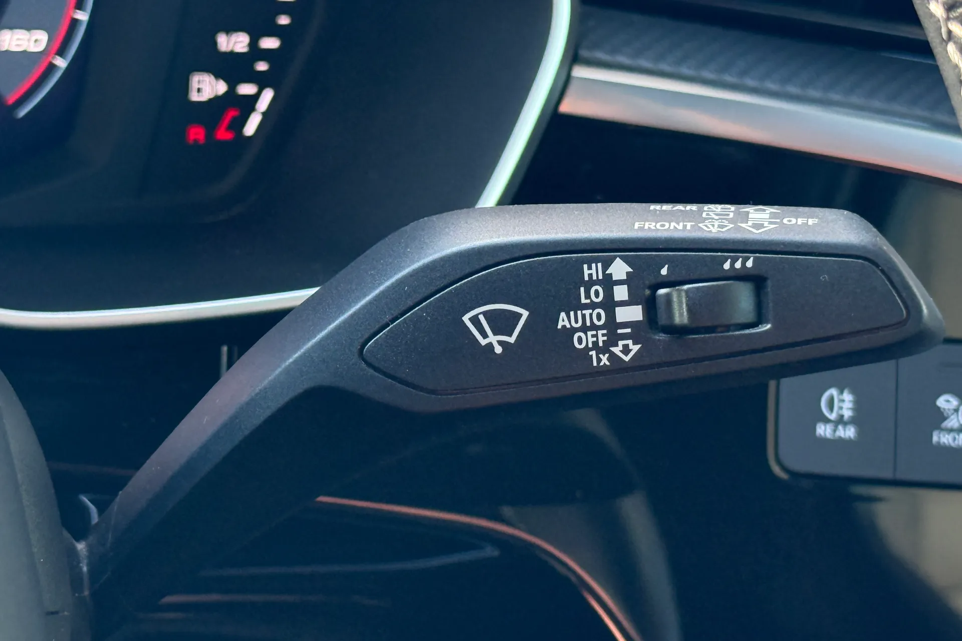 Audi Q3 thumbnail image number 12