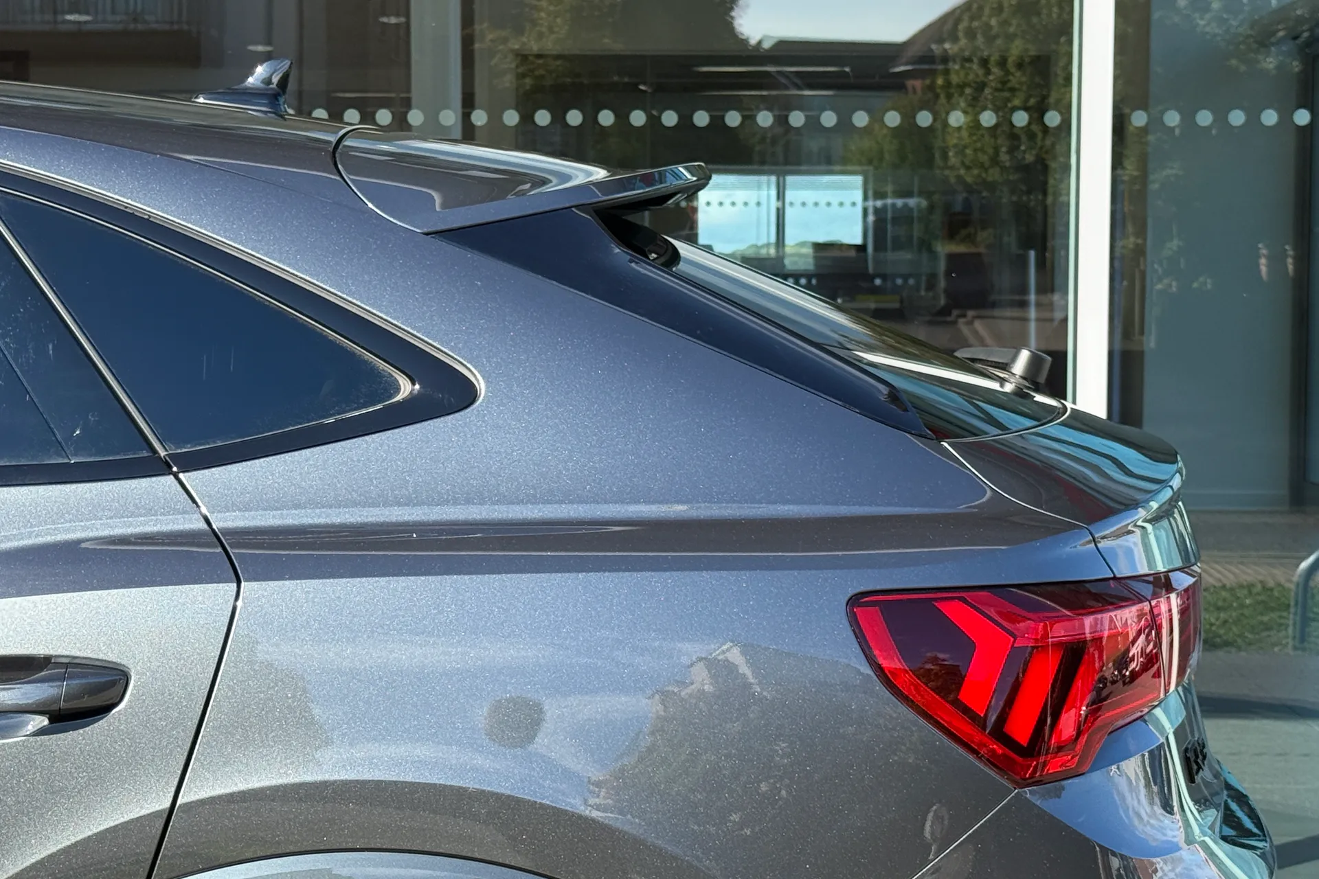 Audi Q3 thumbnail image number 43