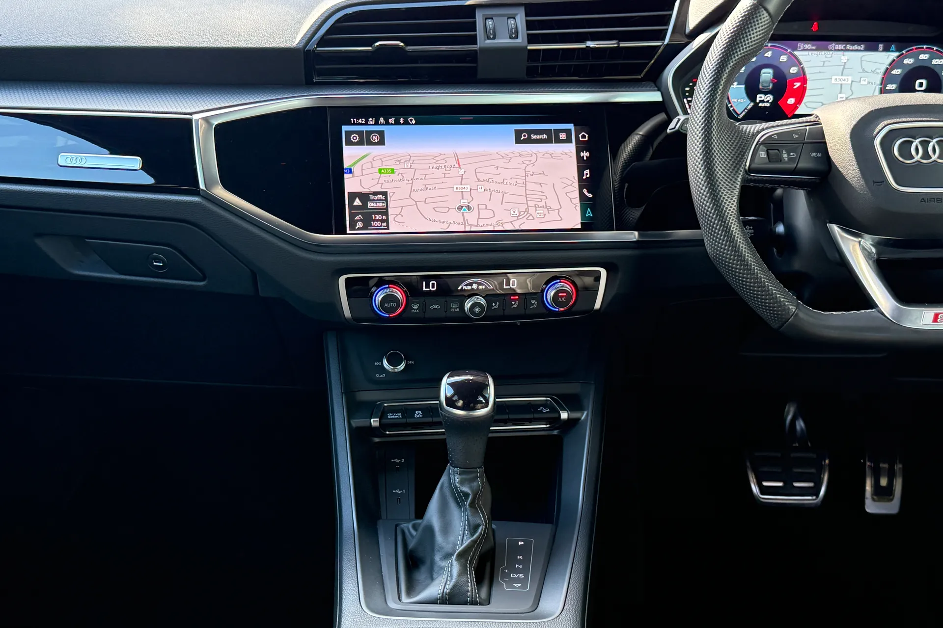 Audi Q3 thumbnail image number 35